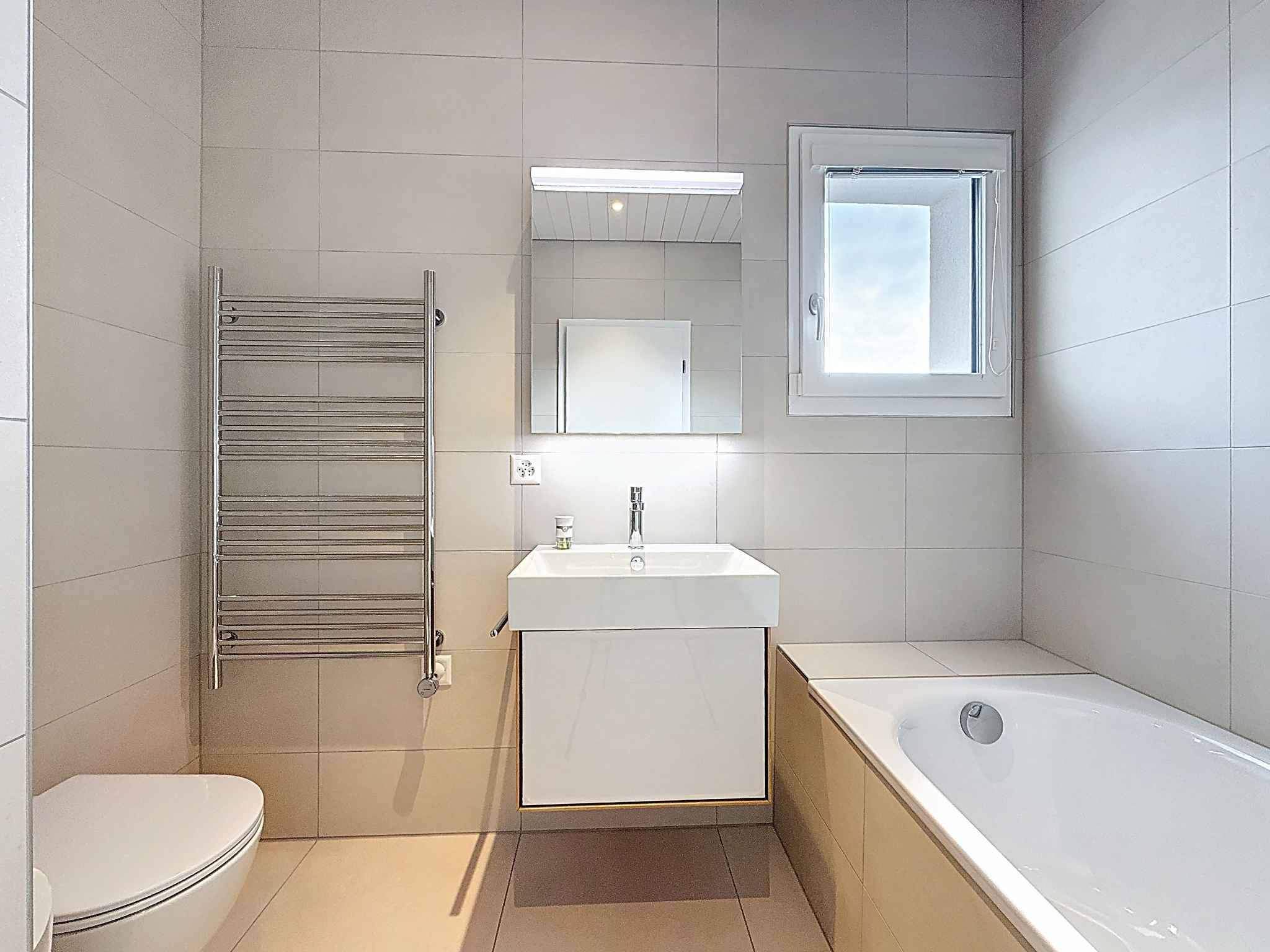 Nyon  - Maison 5.5 Pi&egrave;ces 4 Chambres - picture 8