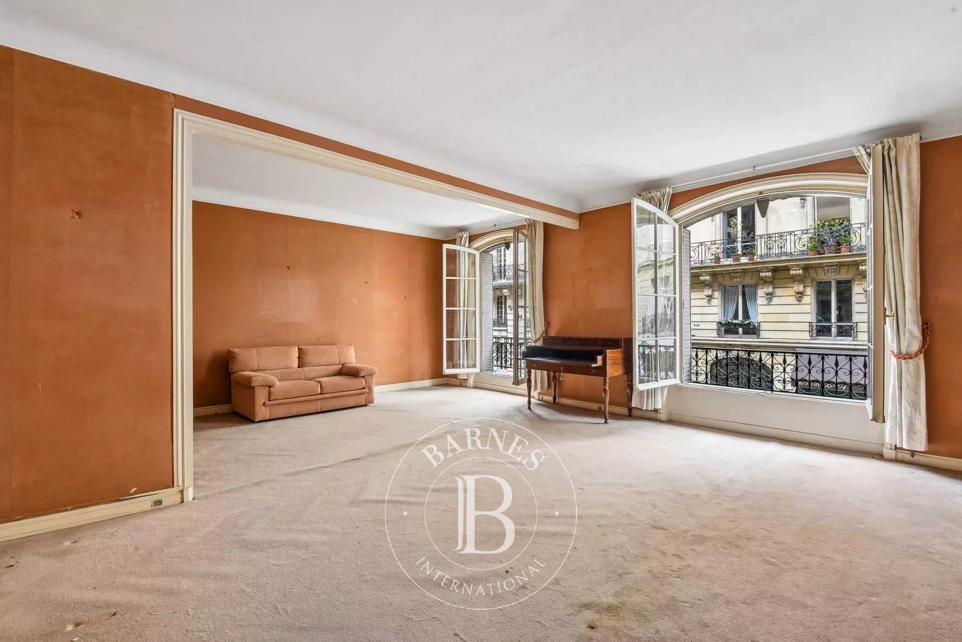 Paris  - Apartment 5 Bedrooms