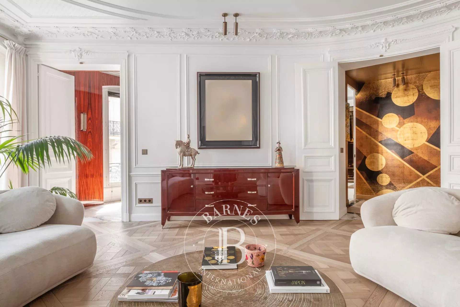 Paris  - Appartement 6 Pi&egrave;ces 4 Chambres