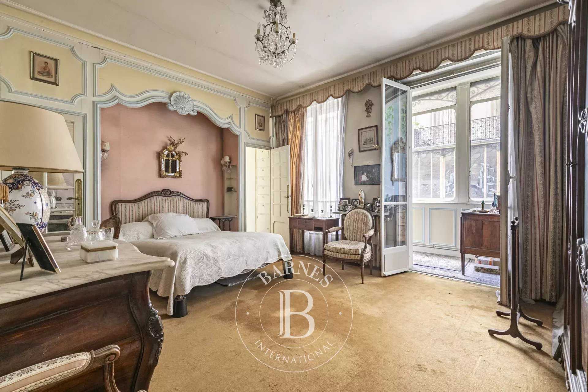 Paris  - Apartment 2 Bedrooms