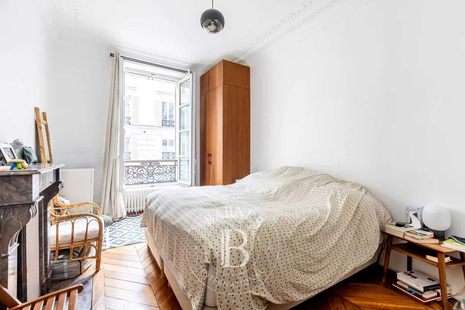 Paris  - Appartement 4 Pi&egrave;ces 2 Chambres