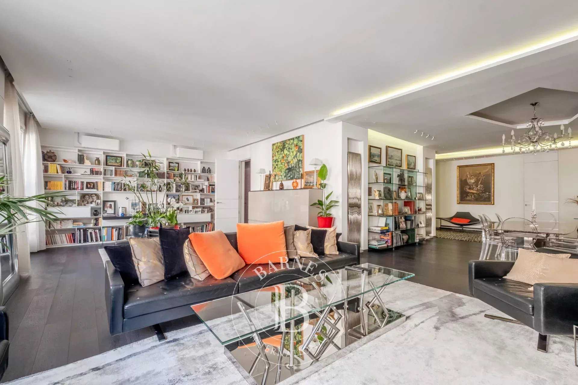 Paris  - Apartment 3 Bedrooms
