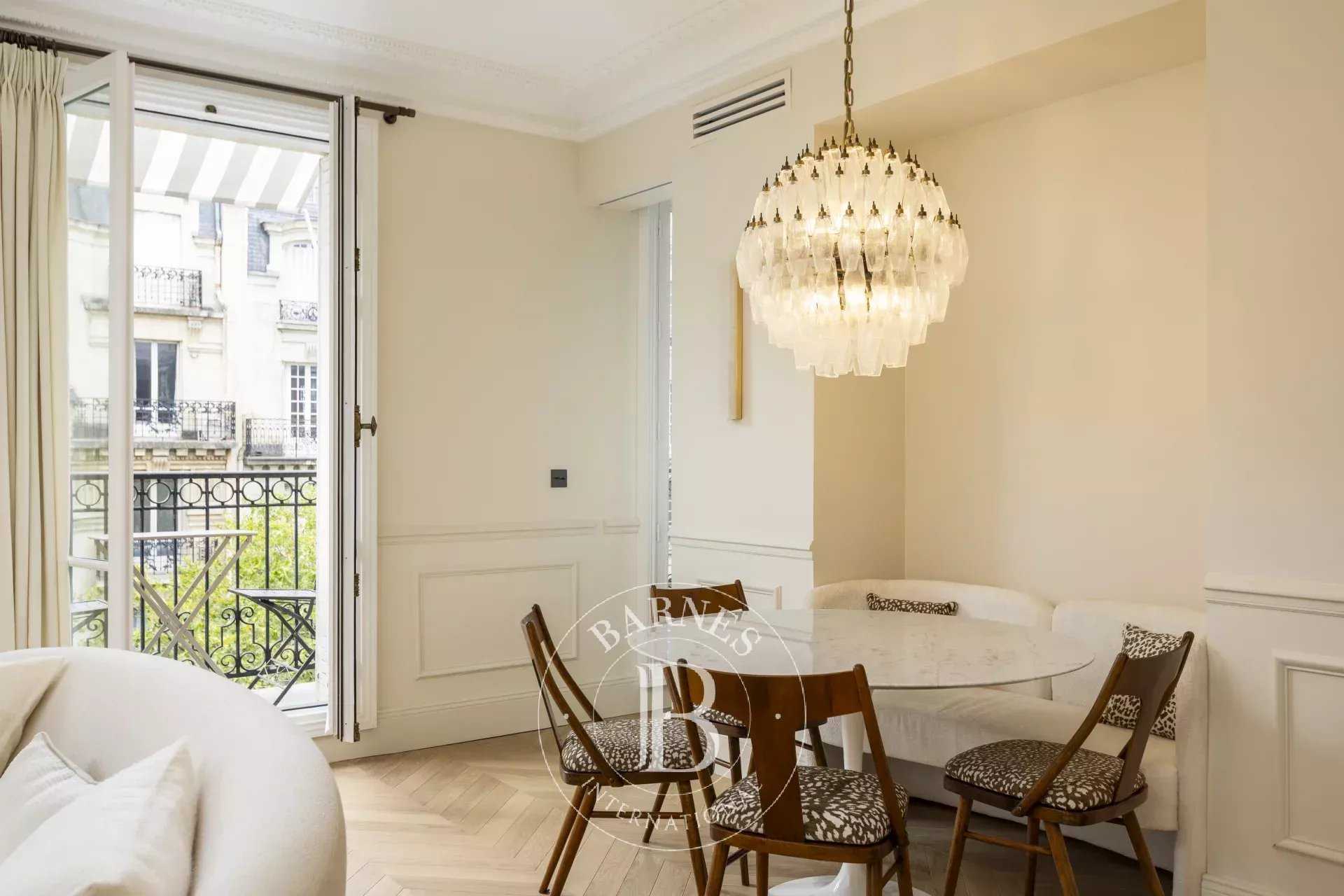 Paris  - Appartement 3 Pièces 2 Chambres