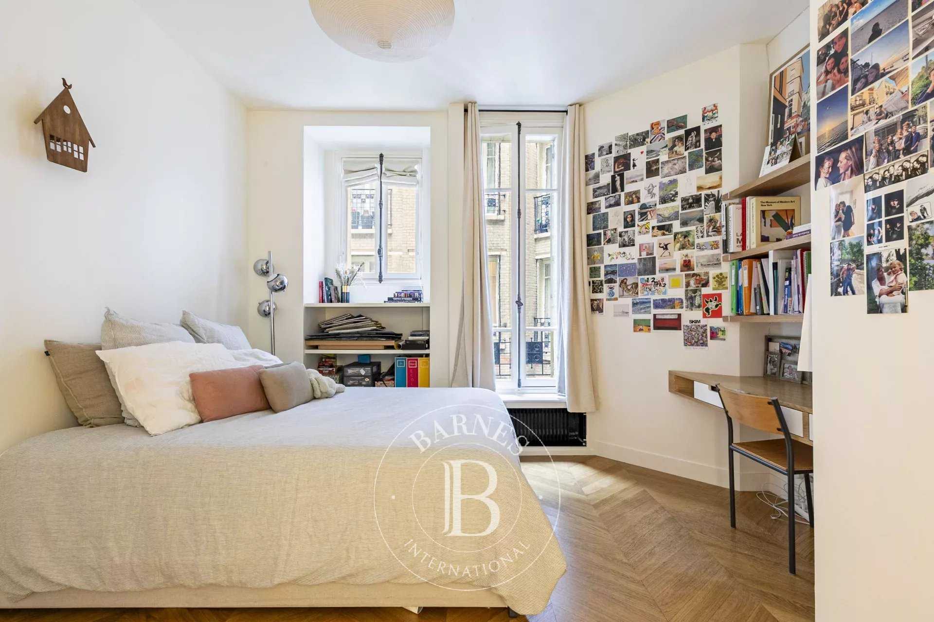 Paris  - Appartement 5 Pièces 3 Chambres