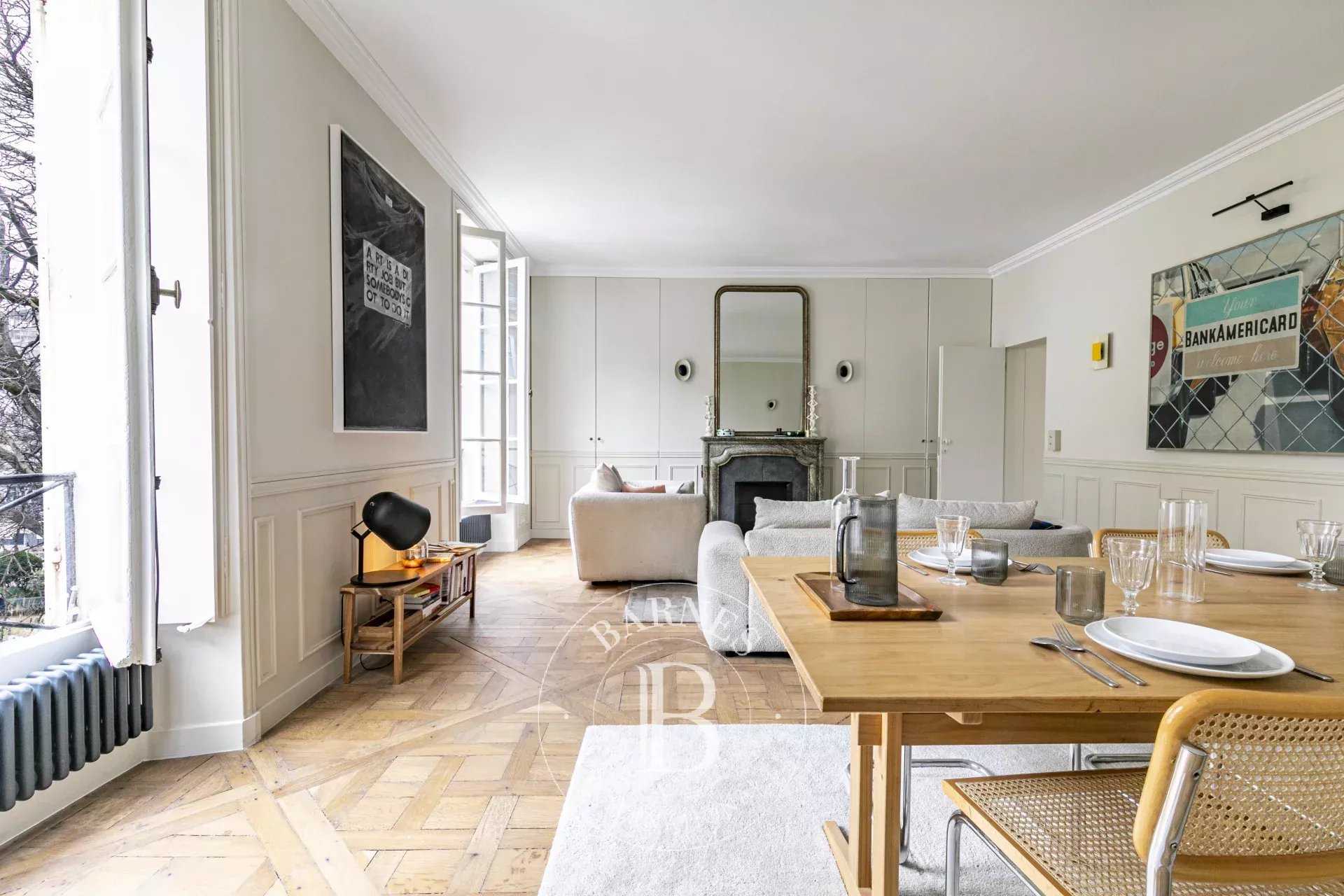 Paris  - Appartement 4 Pièces 2 Chambres