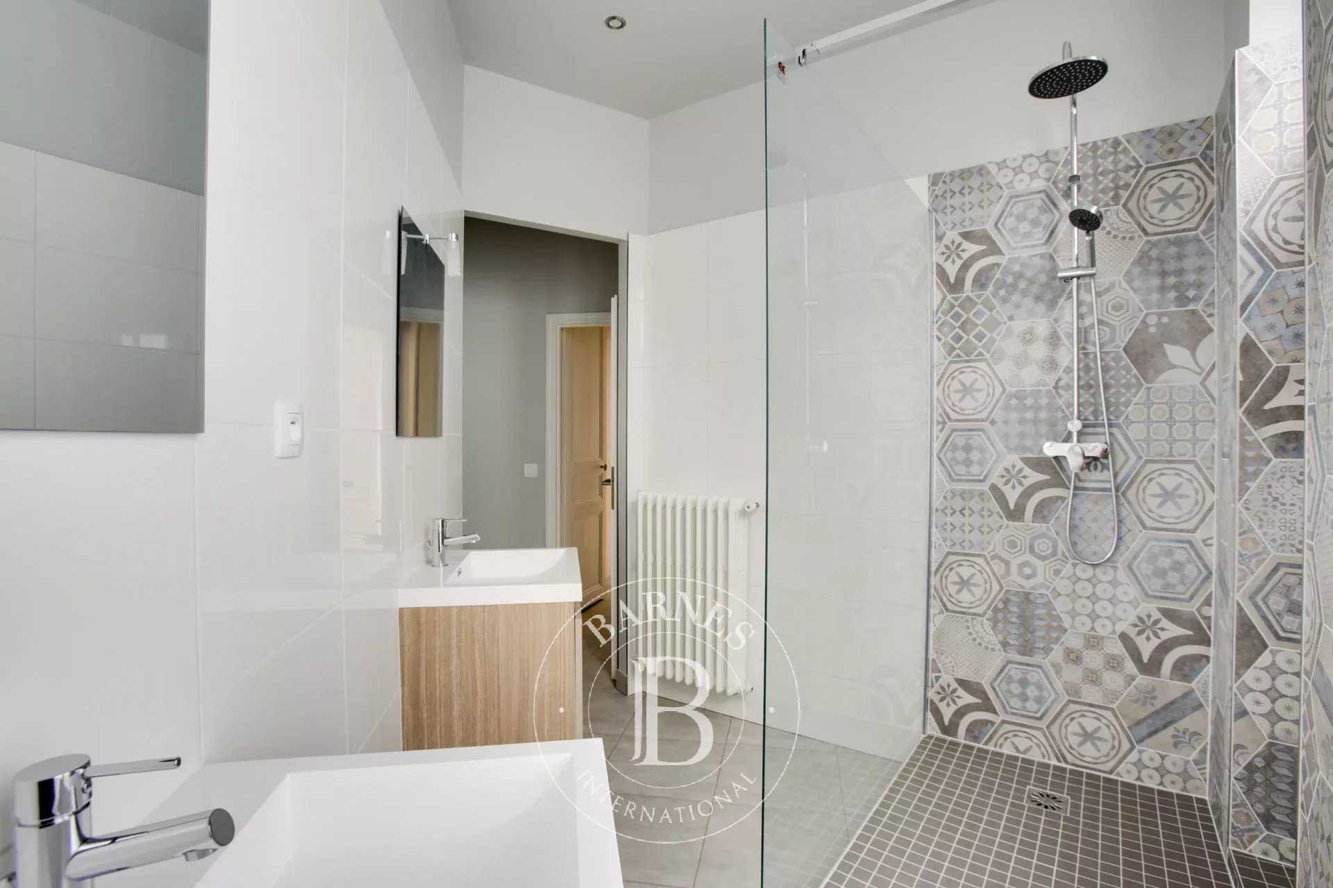 Paris  - Apartment 4 Bedrooms
