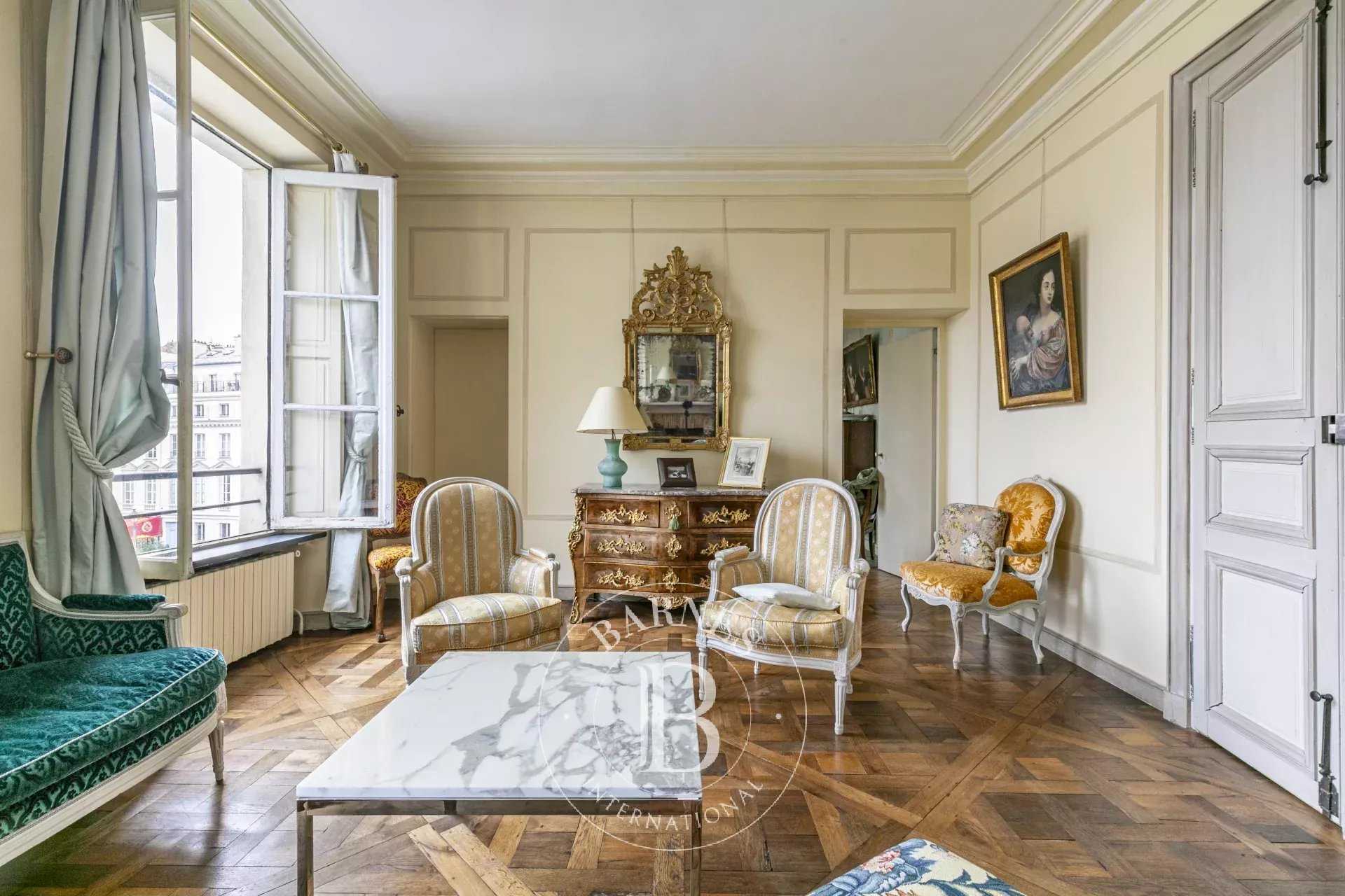 Paris  - Appartement 4 Pi&egrave;ces 2 Chambres