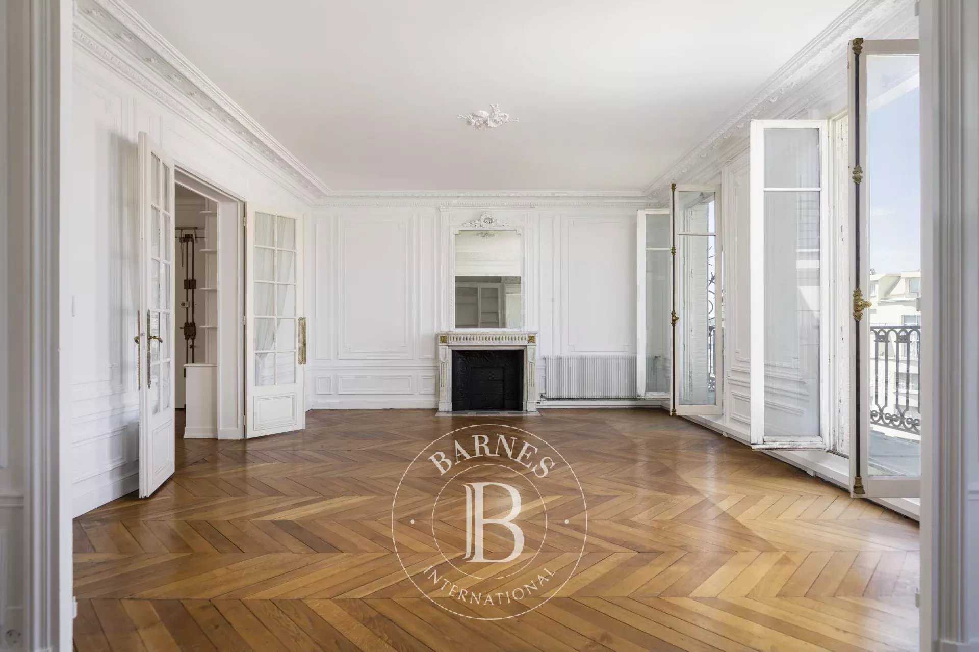 Paris  - Apartment 3 Bedrooms