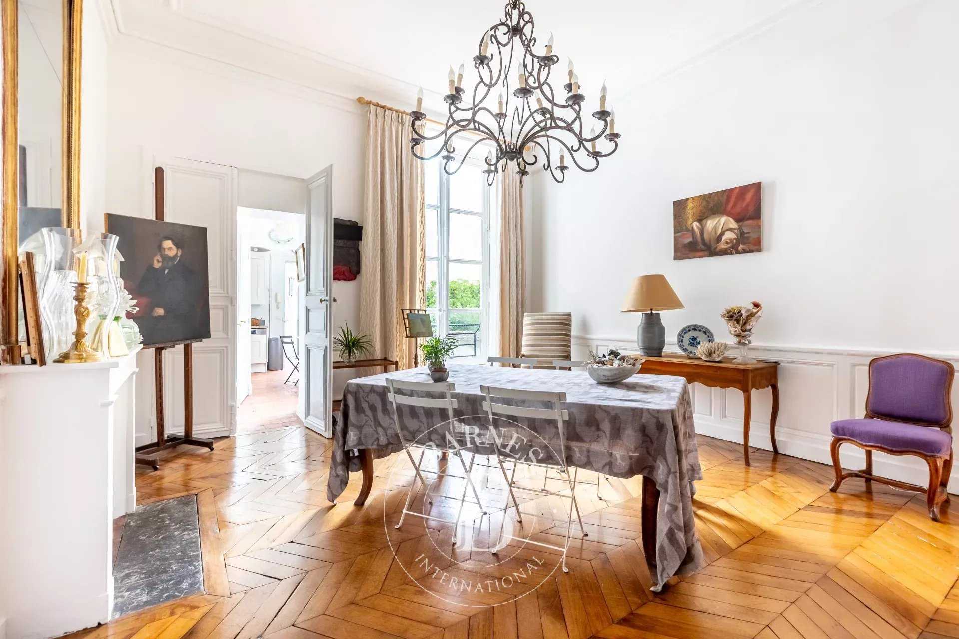 Paris  - Apartment 3 Bedrooms