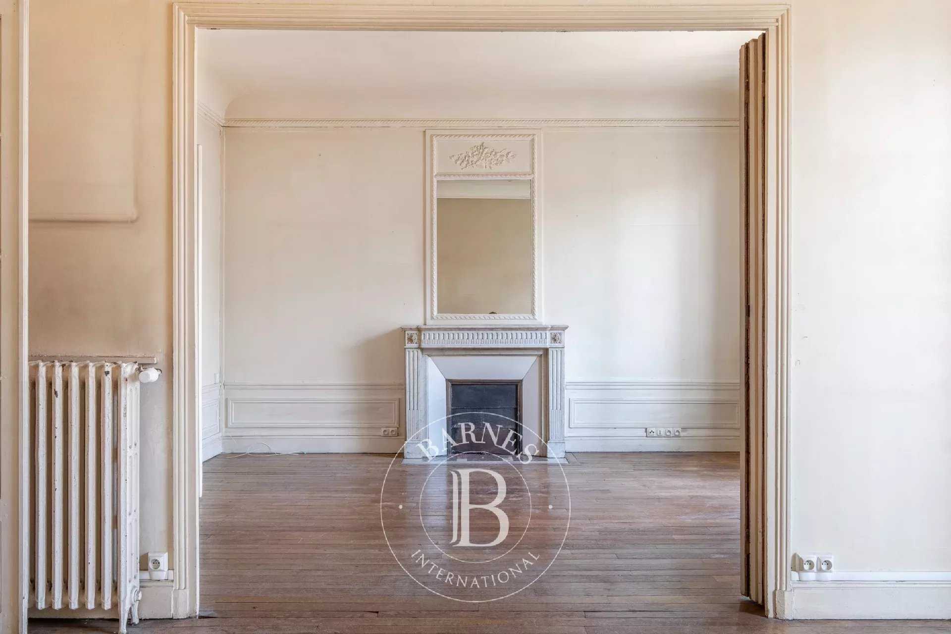 Paris  - Apartment 3 Bedrooms