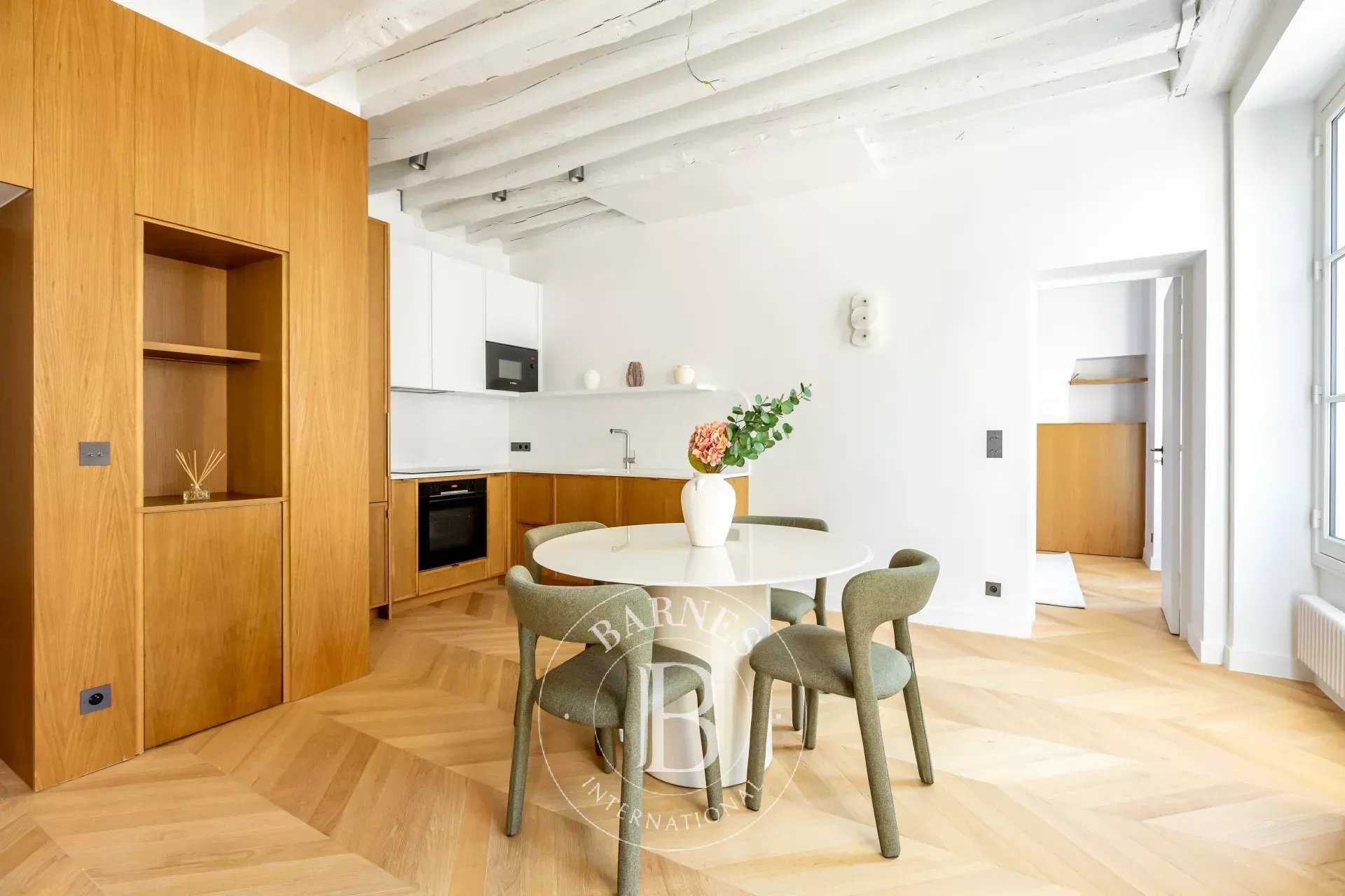Paris  - Appartement 3 Pi&egrave;ces 2 Chambres