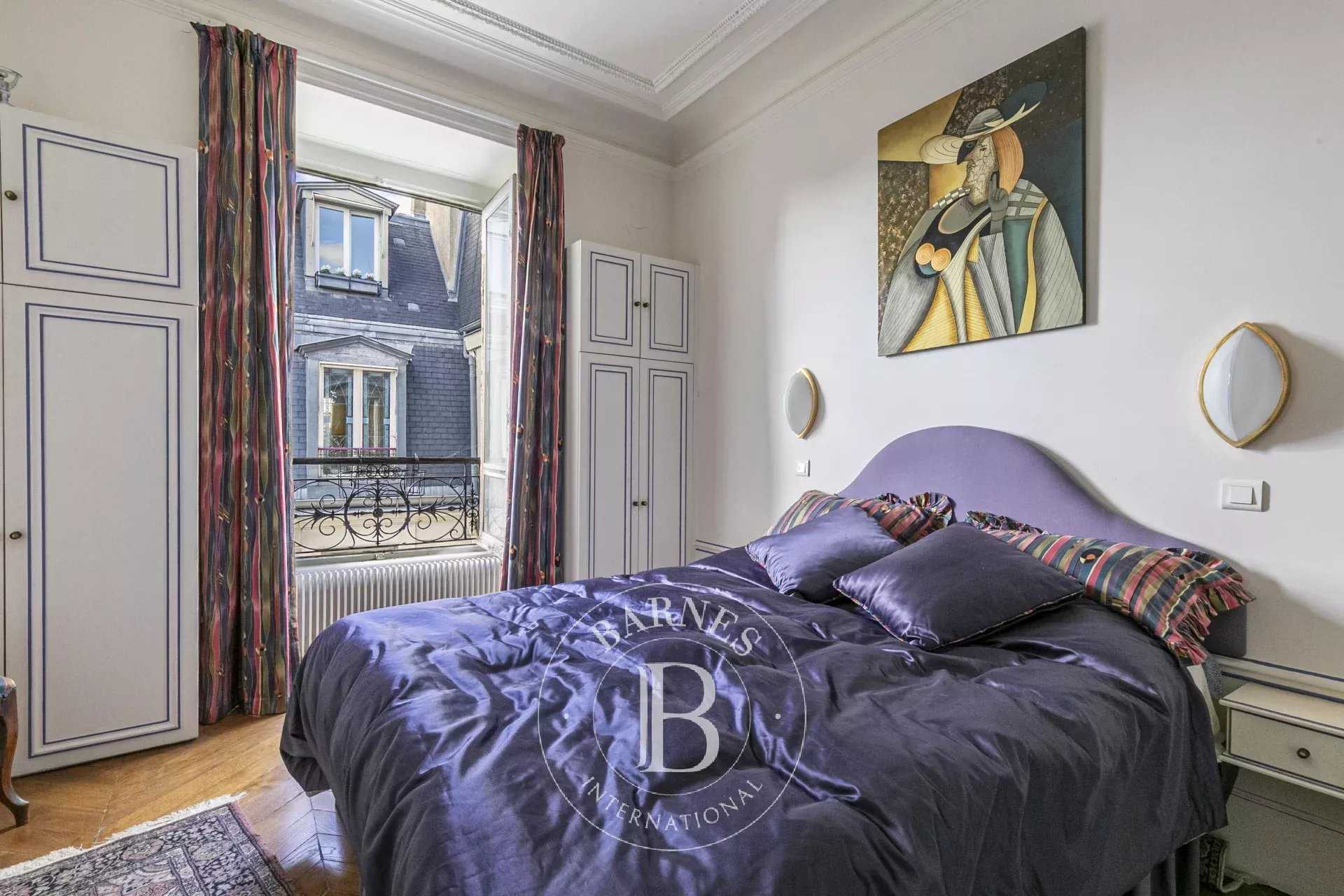Paris  - Appartement 4 Pièces 2 Chambres