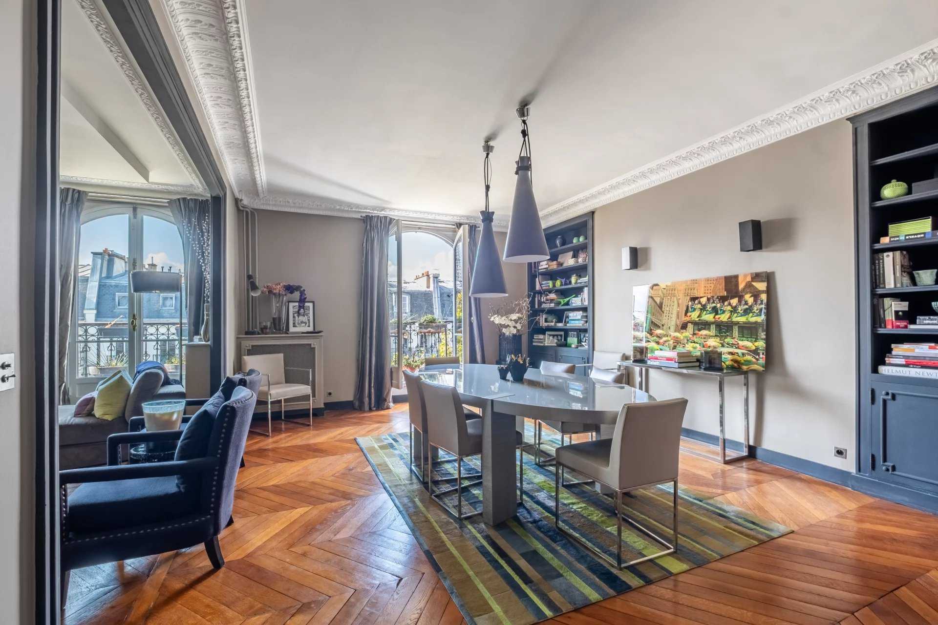 Paris  - Appartement 4 Pi&egrave;ces 2 Chambres