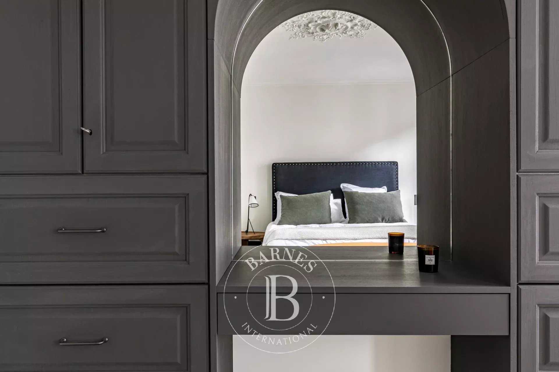 Paris  - Appartement 2 Pièces, 1 Chambre