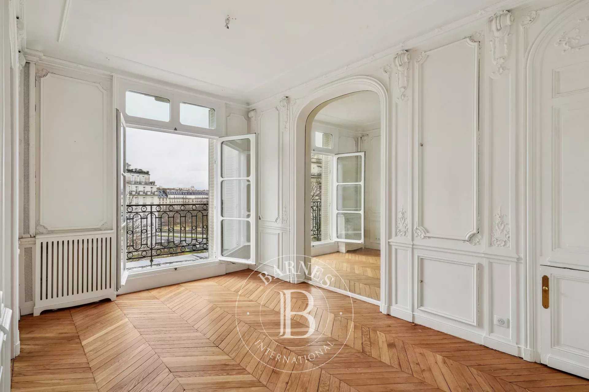 Paris  - Appartement 4 Pi&egrave;ces 2 Chambres