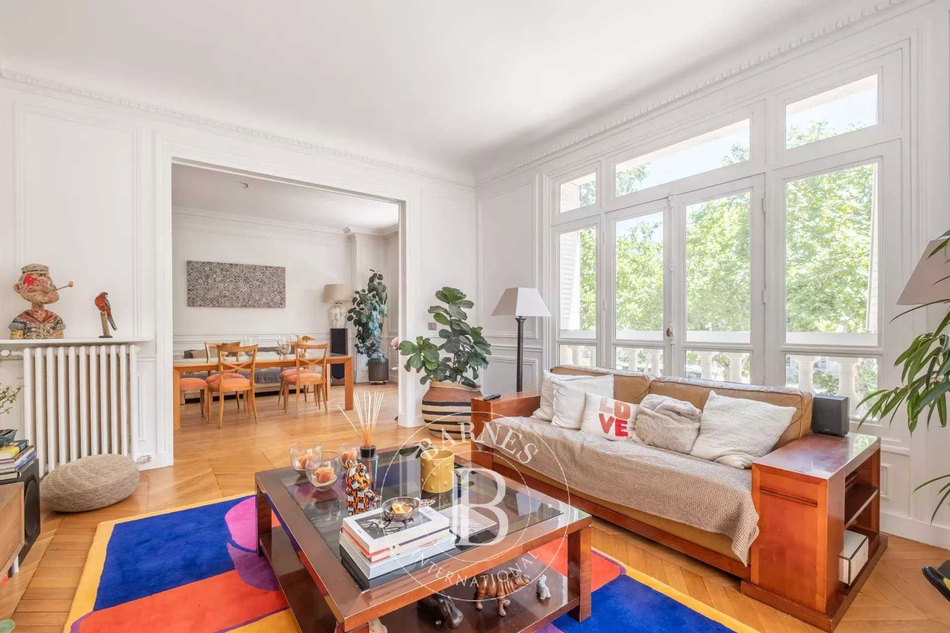 Paris  - Appartement 6 Pi&egrave;ces 4 Chambres