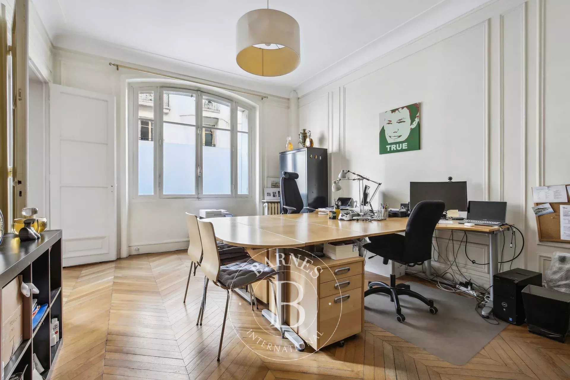 Paris  - Appartement 6 Pièces 4 Chambres
