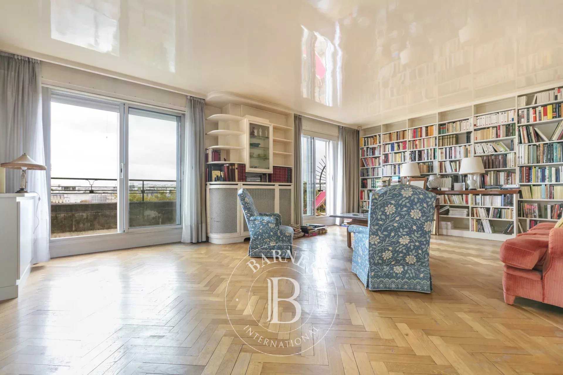 Paris  - Appartement 4 Pièces 2 Chambres