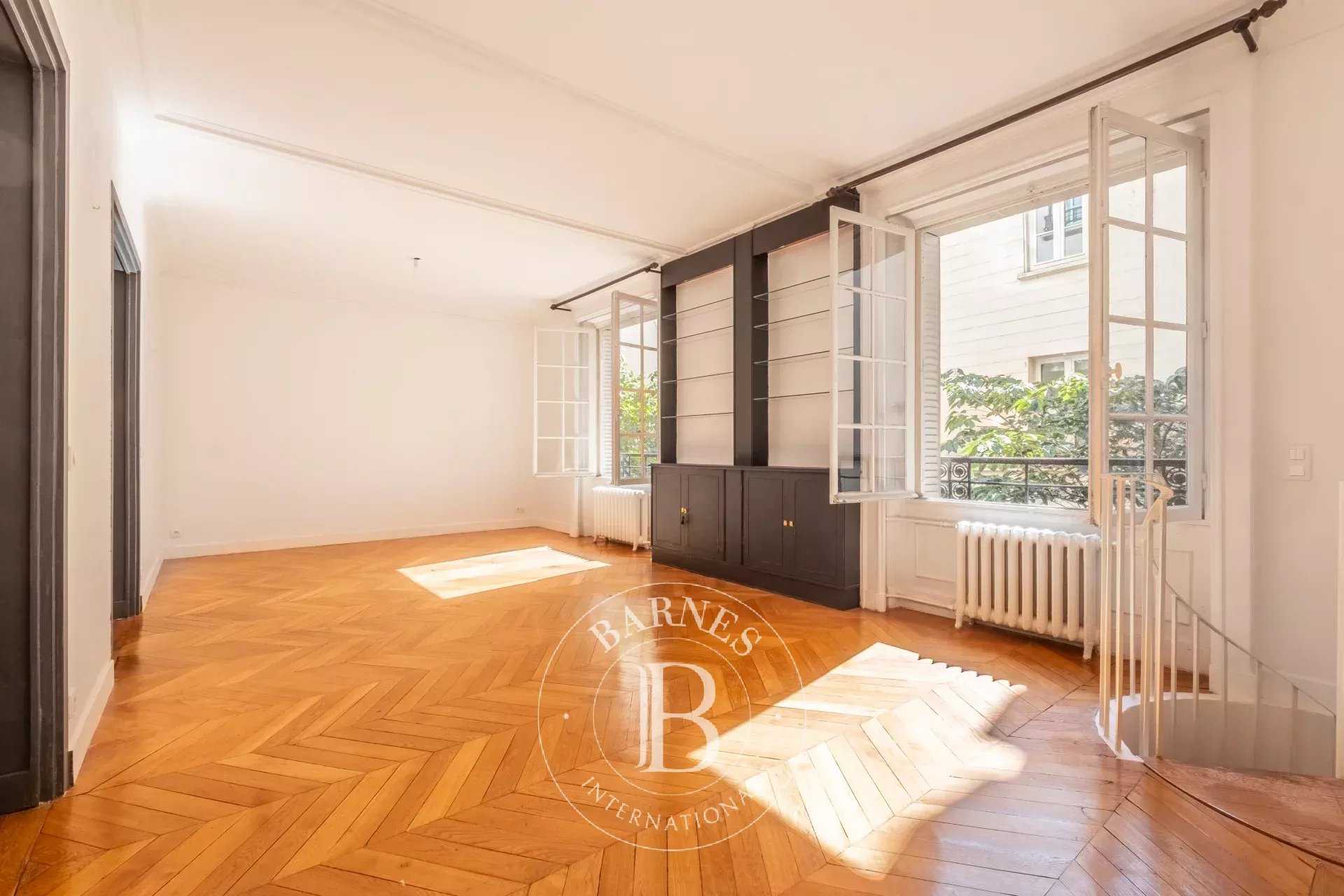 Paris  - Appartement 6 Pièces 4 Chambres