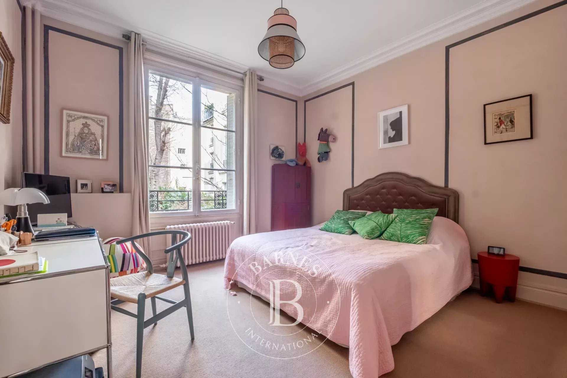 Paris  - Appartement 6 Pièces 4 Chambres