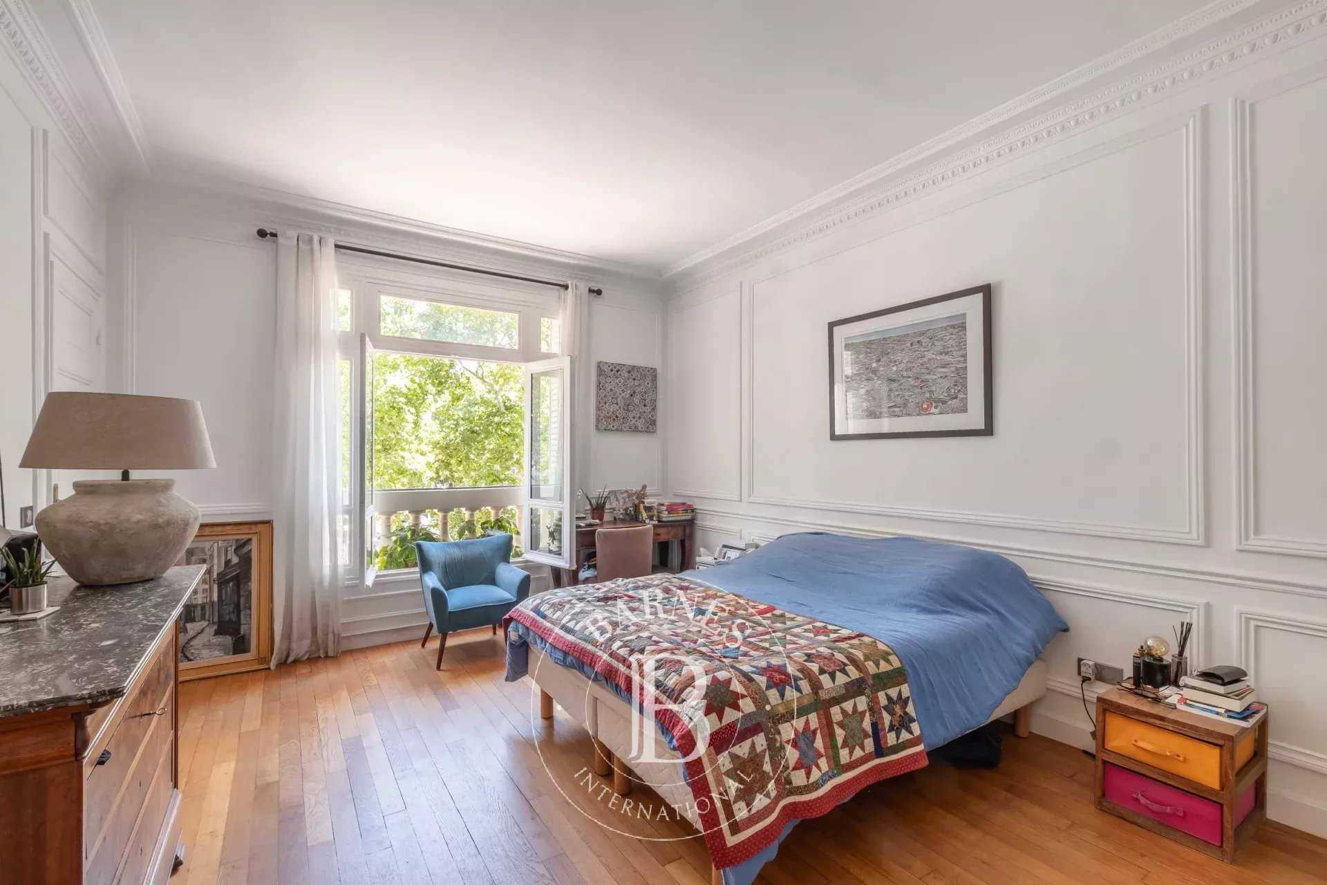 Paris  - Apartment 4 Bedrooms