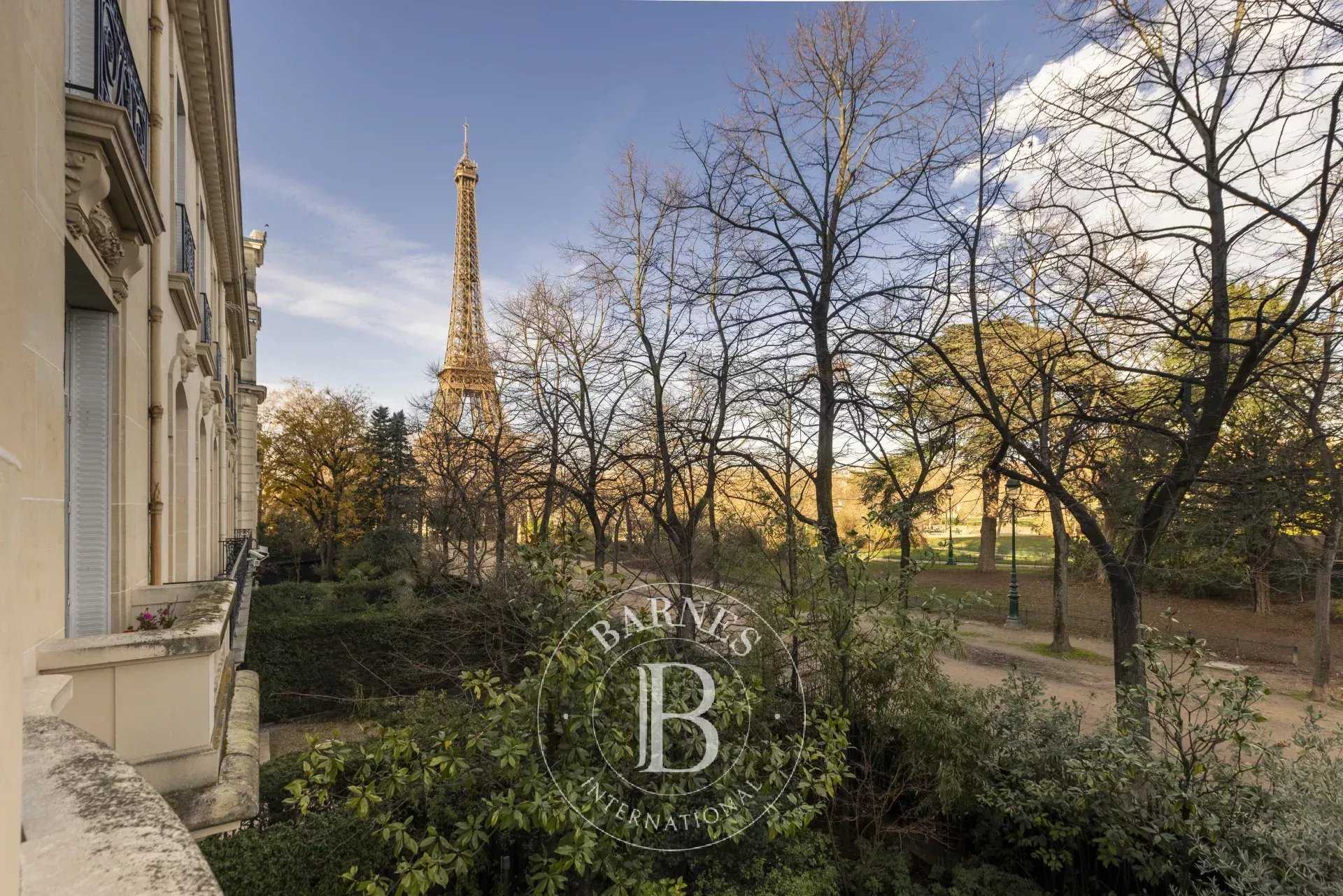 Paris  - Appartement 7 Pi&egrave;ces 4 Chambres