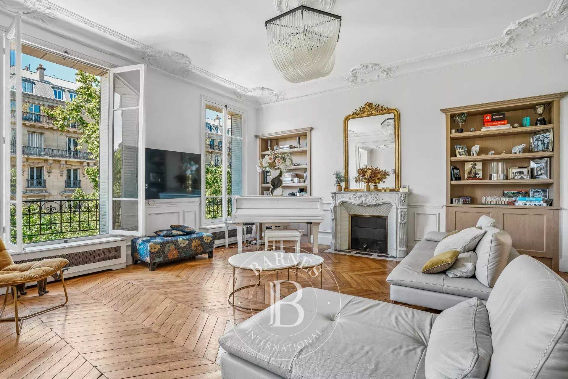 Paris  - Apartment 5 Bedrooms