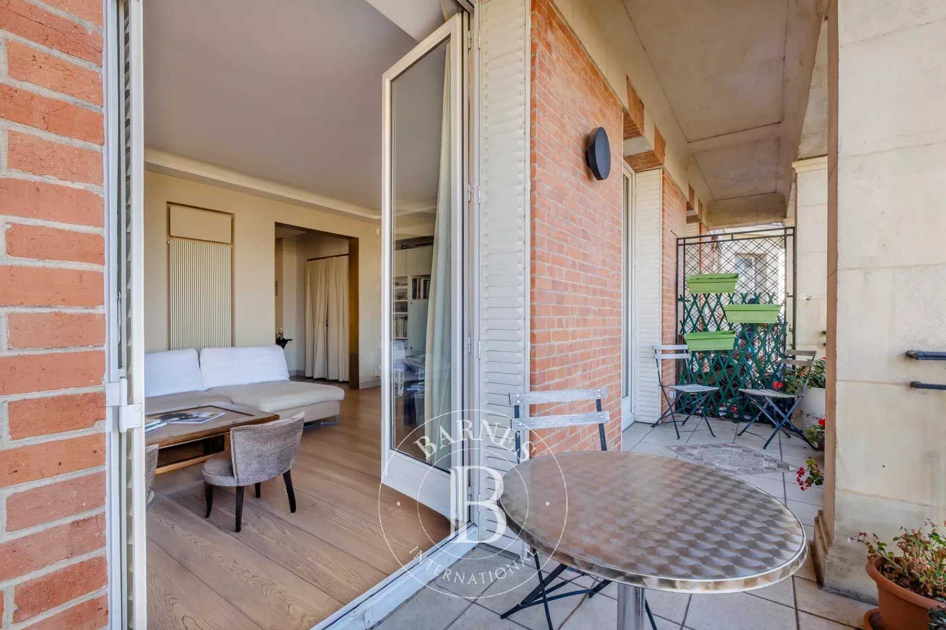 Paris  - Apartment 4 Bedrooms