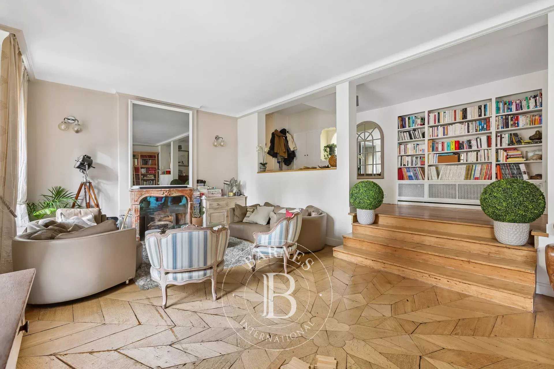 Paris  - Apartment 3 Bedrooms