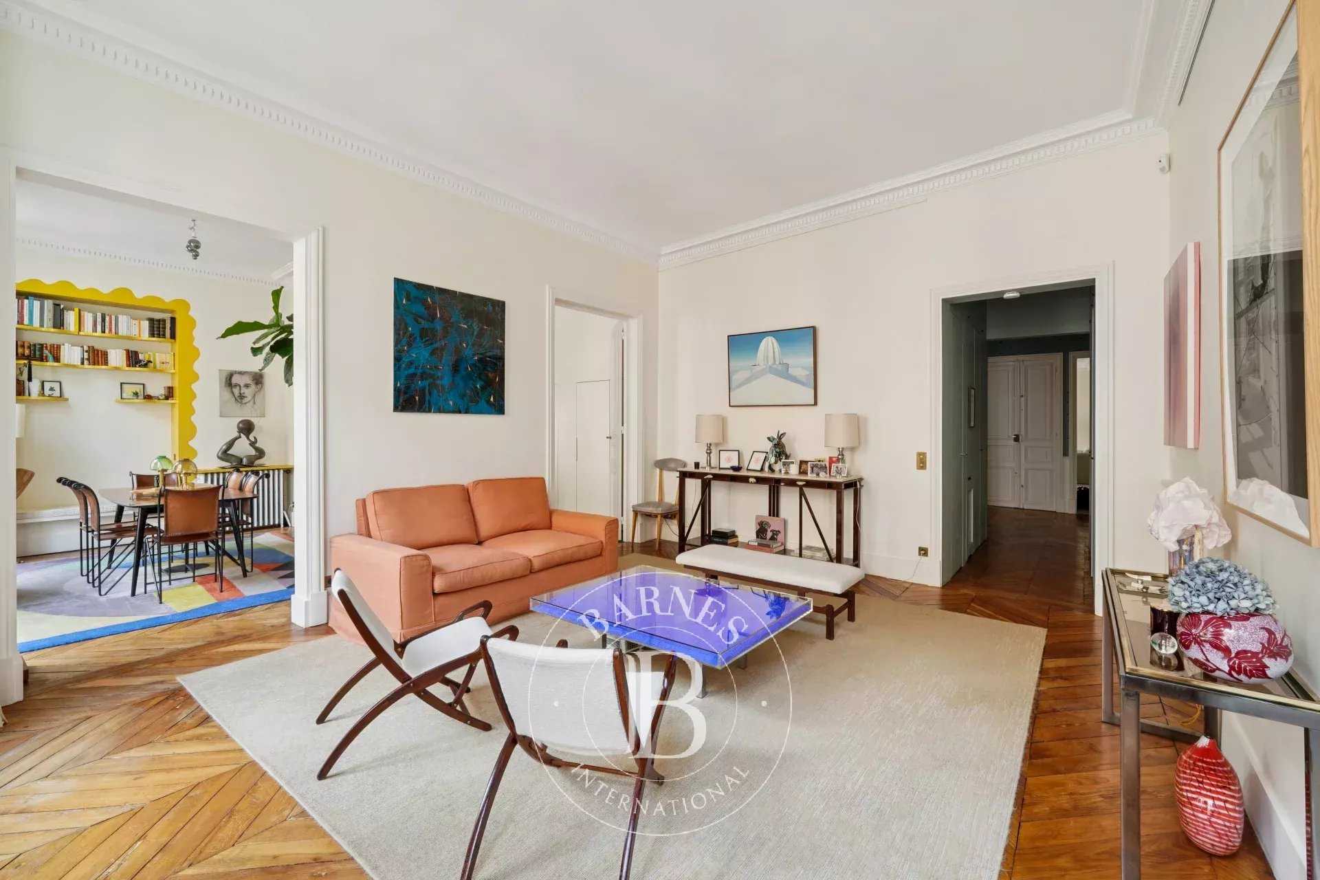 Paris  - Appartement 4 Pi&egrave;ces 2 Chambres