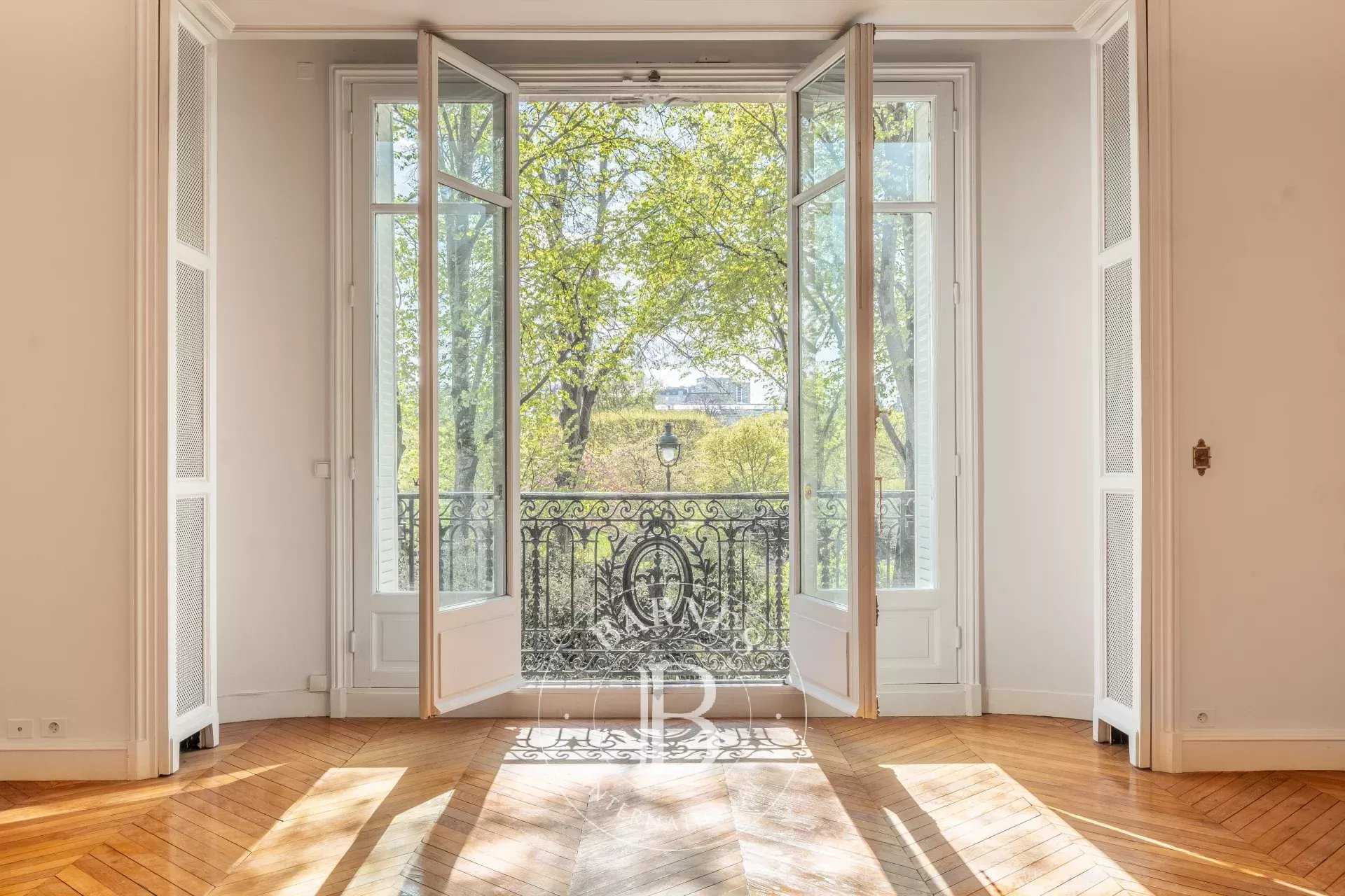 Paris  - Apartment 4 Bedrooms