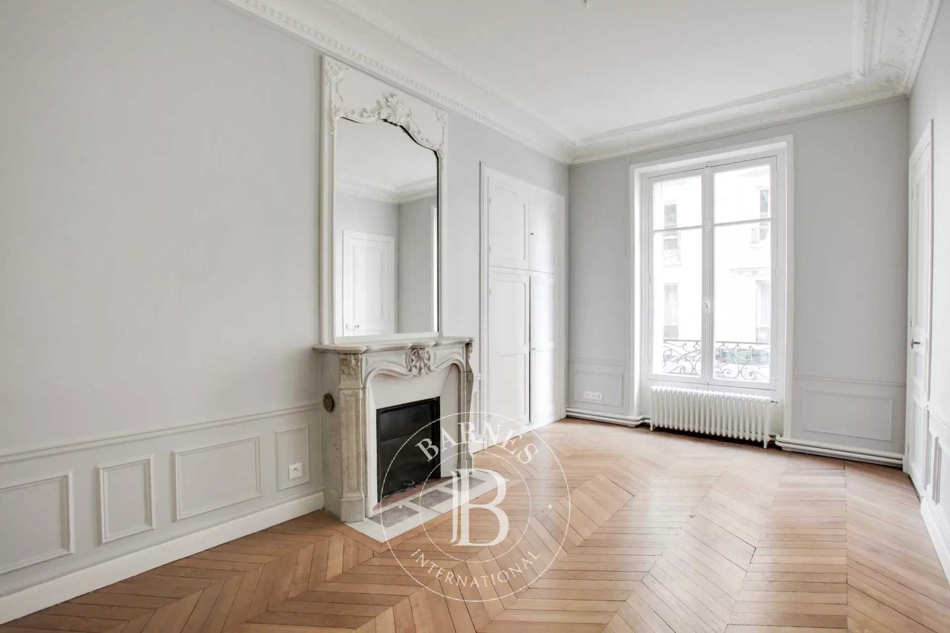 Paris  - Apartment 4 Bedrooms