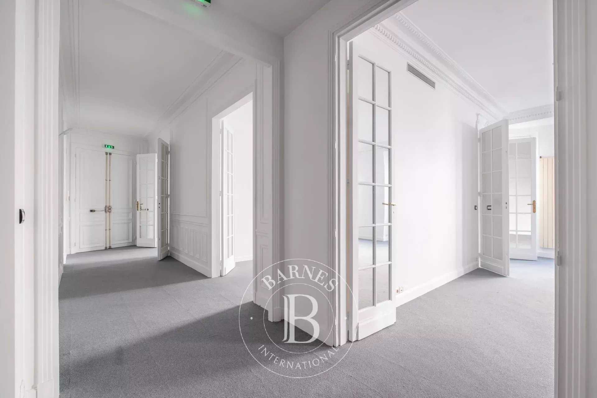 Paris  - Apartment 4 Bedrooms