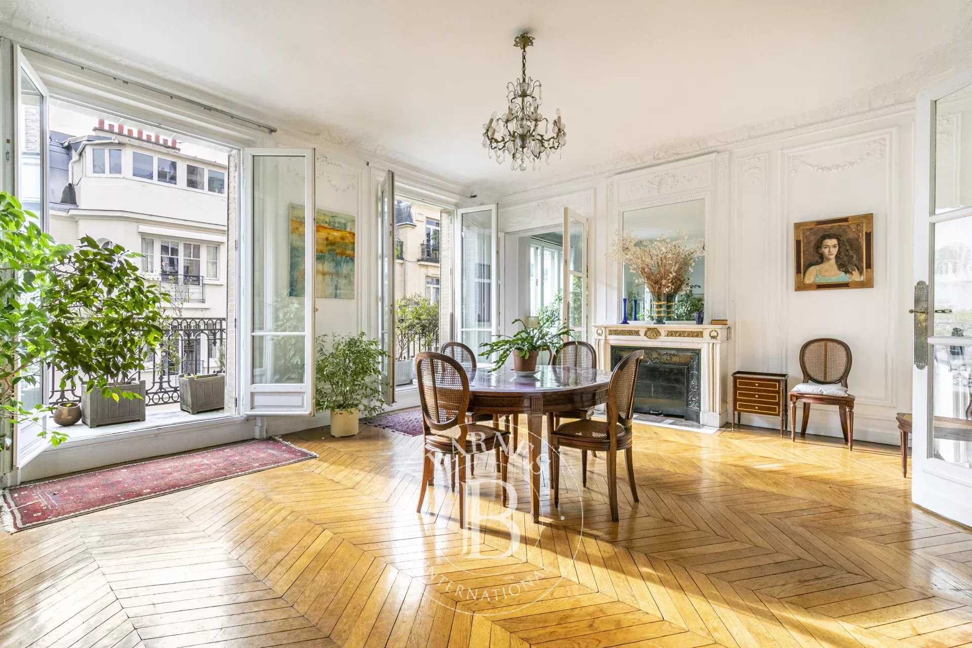 Piso Paris 75007