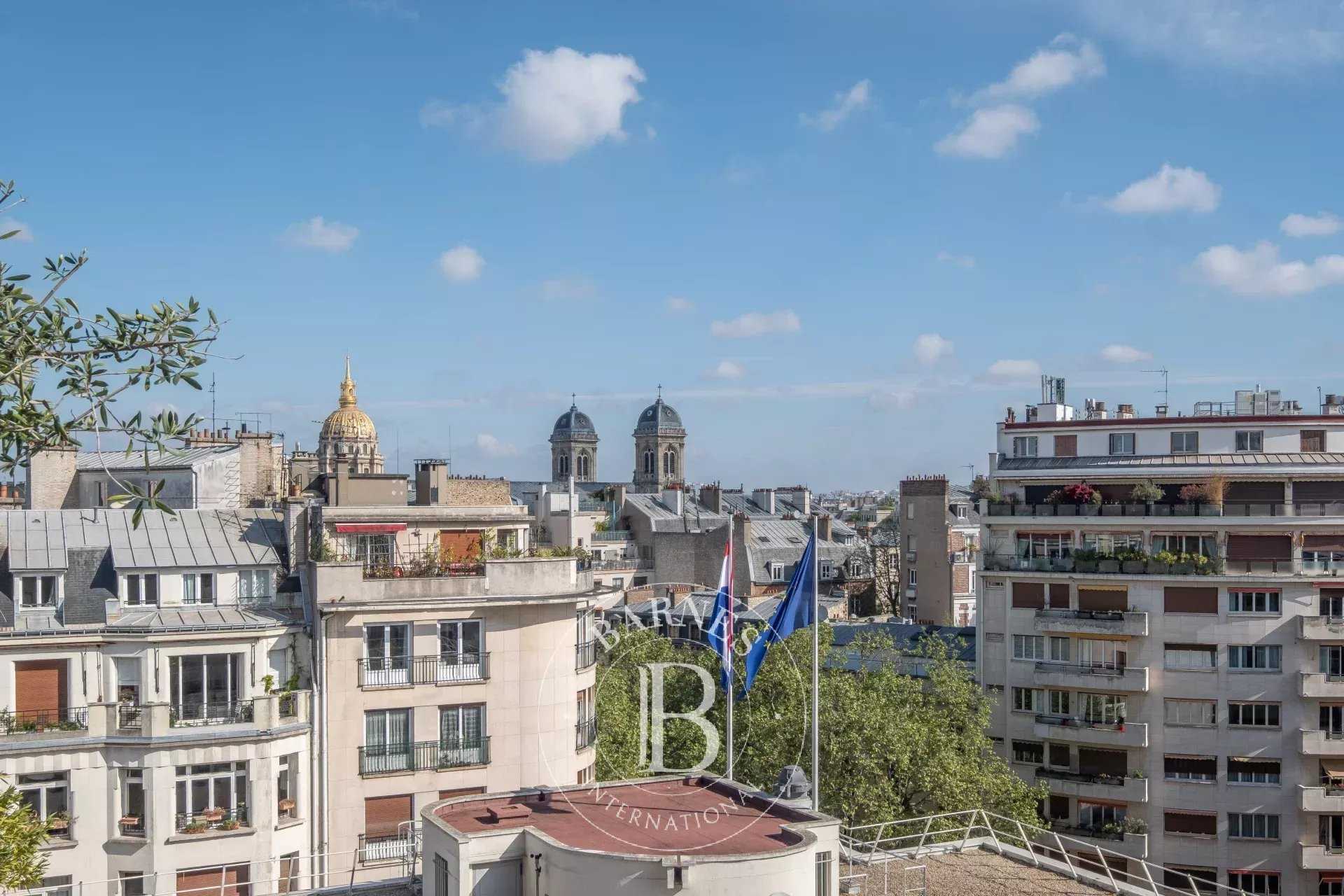 Paris  - Appartement 5 Pi&egrave;ces 3 Chambres