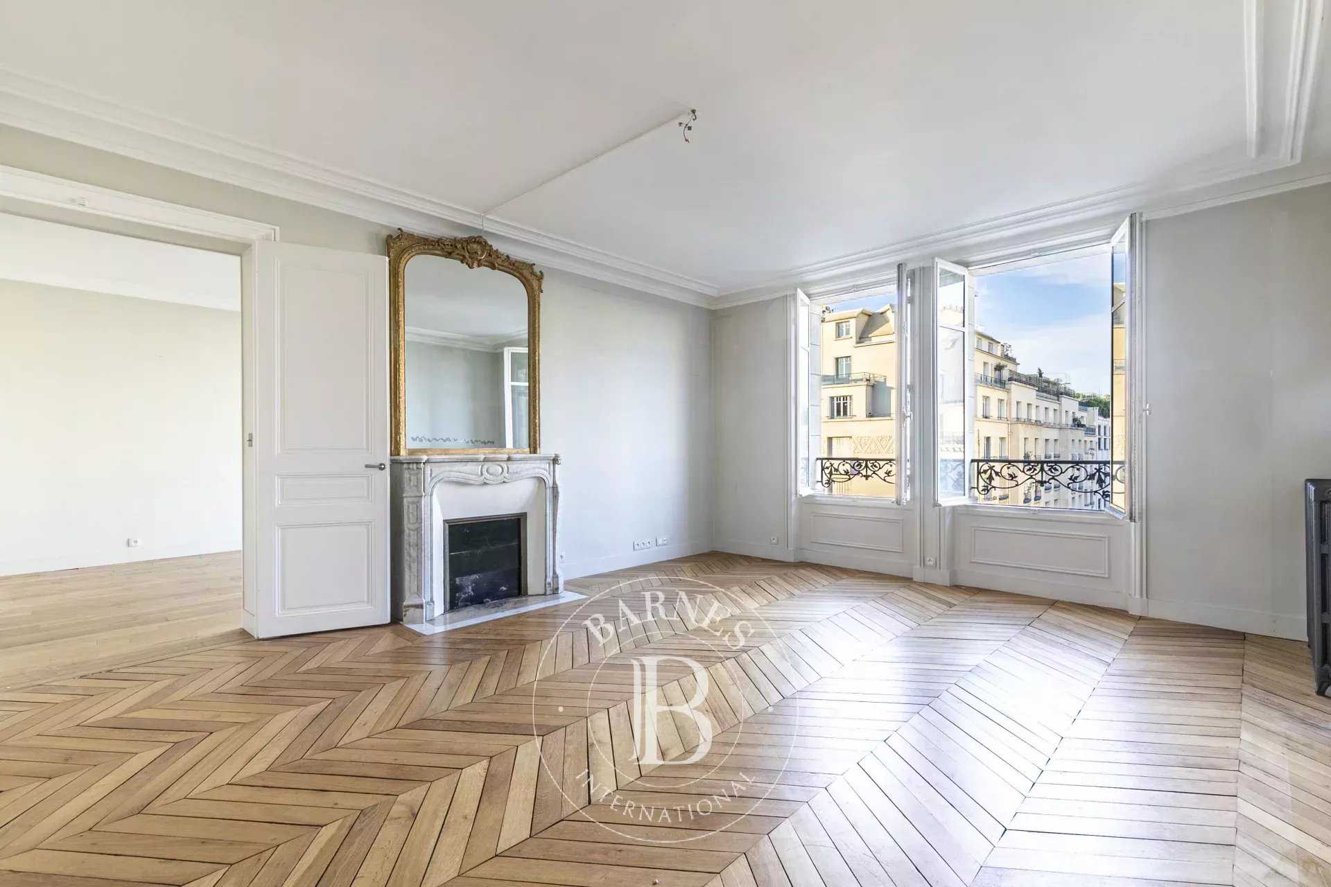Paris  - Apartment 3 Bedrooms