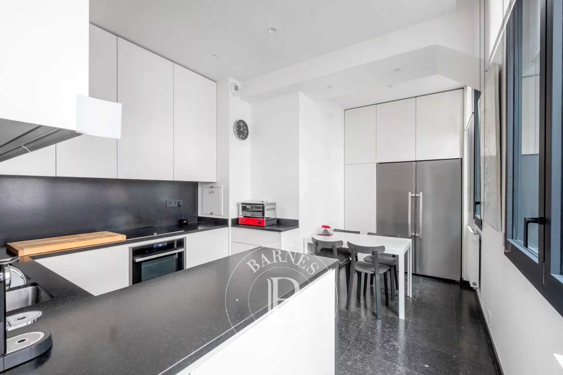 Paris  - Appartement 3 Pièces, 1 Chambre