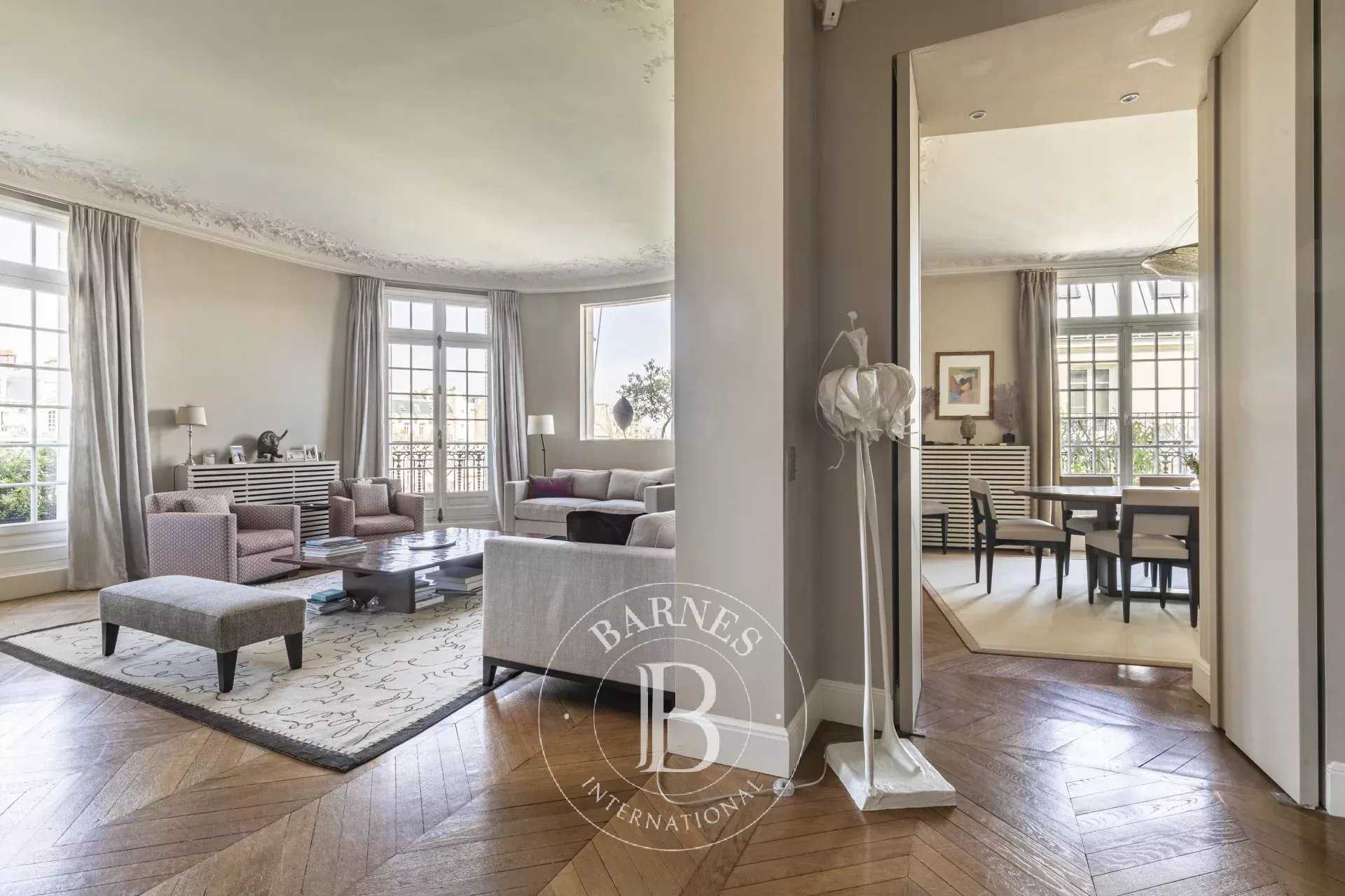 Paris  - Apartment 6 Bedrooms