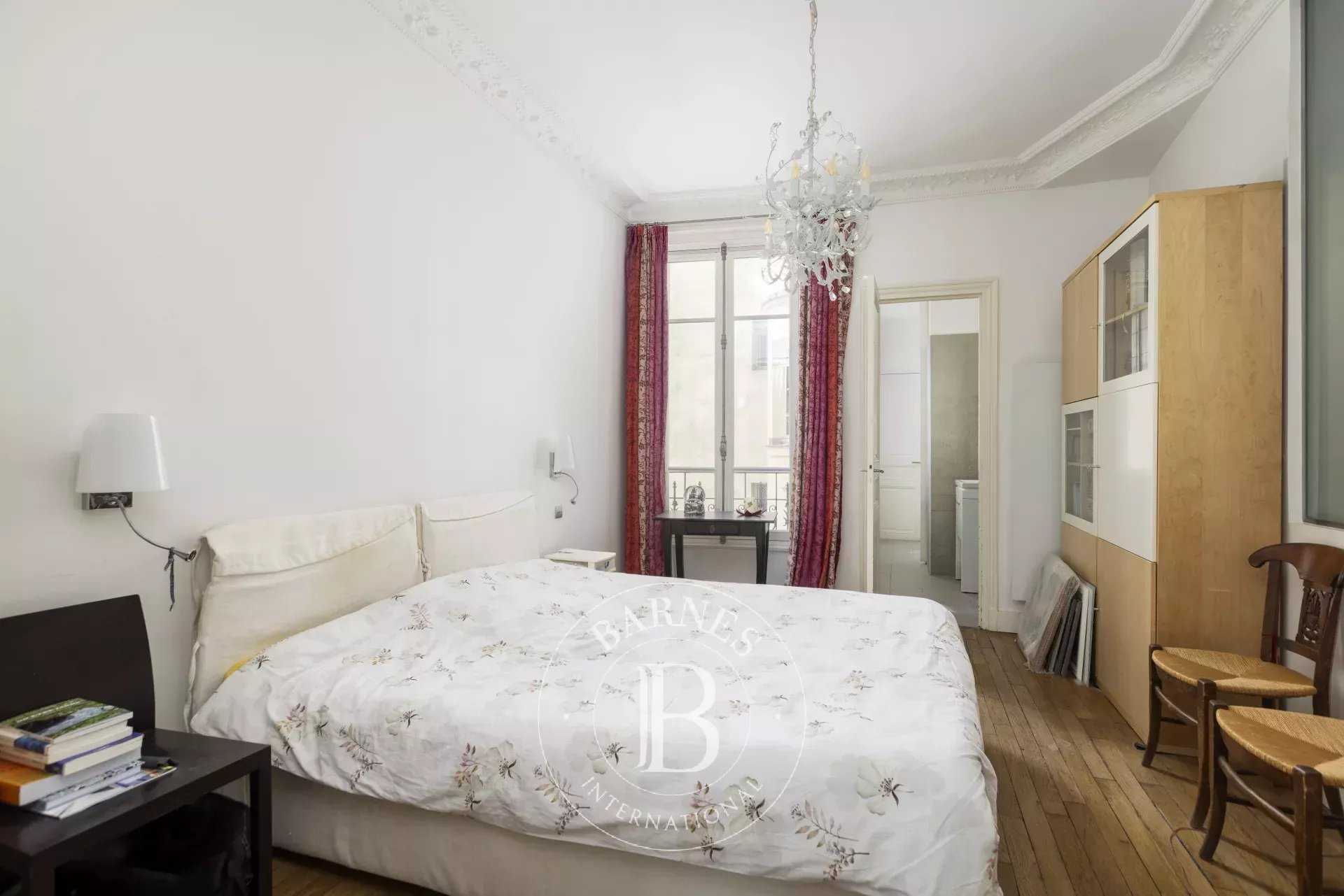 Paris  - Appartement 4 Pièces 3 Chambres