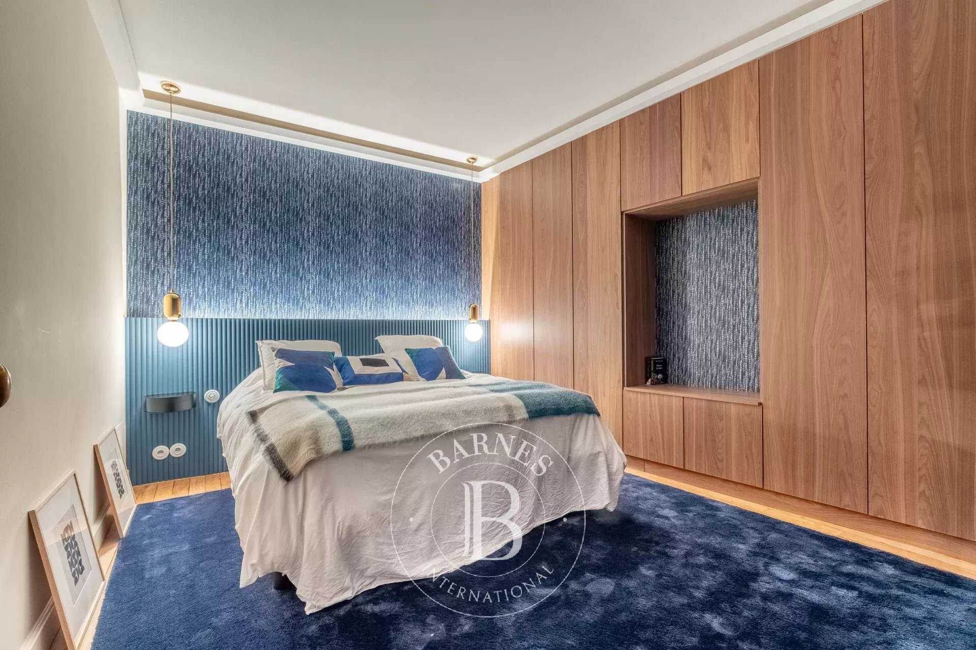 Paris  - Appartement 3 Pi&egrave;ces 2 Chambres