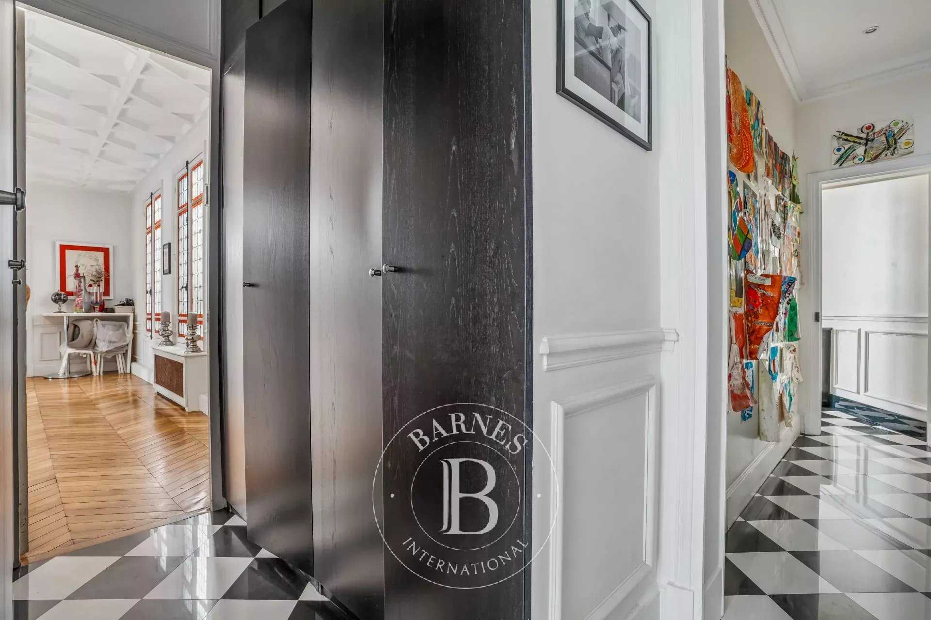 Paris  - Apartment 5 Bedrooms