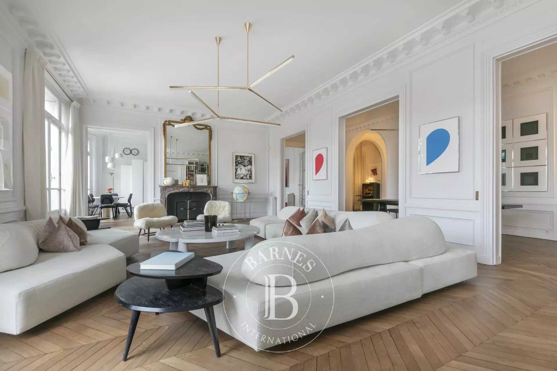 Paris  - Appartement 7 Pi&egrave;ces 4 Chambres