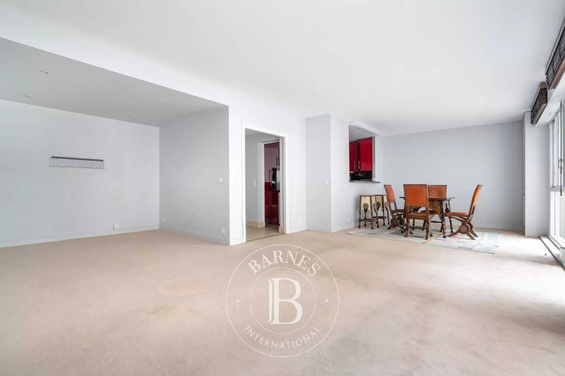 Paris  - Appartement 4 Pièces 2 Chambres