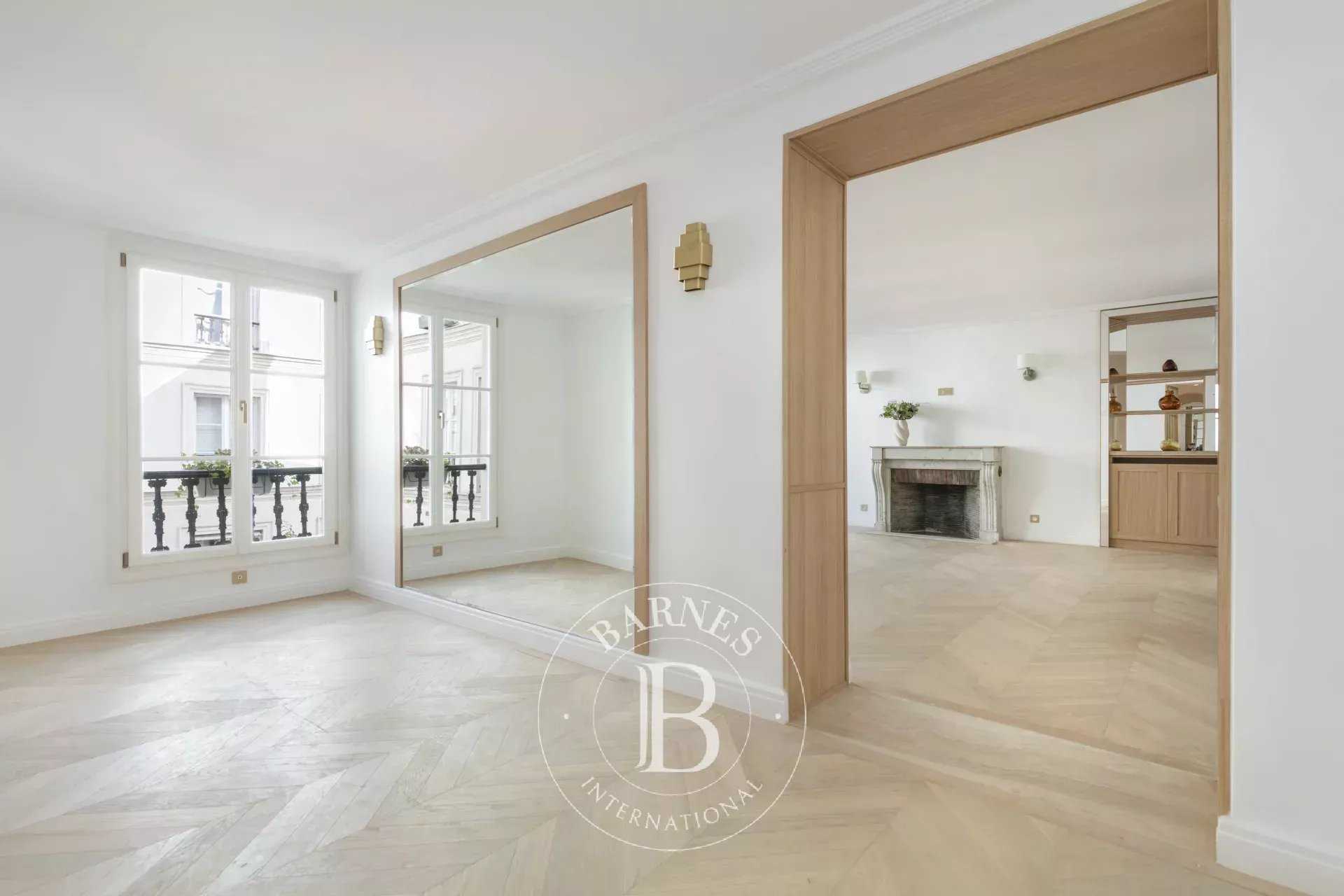 Paris  - Appartement 4 Pièces 2 Chambres