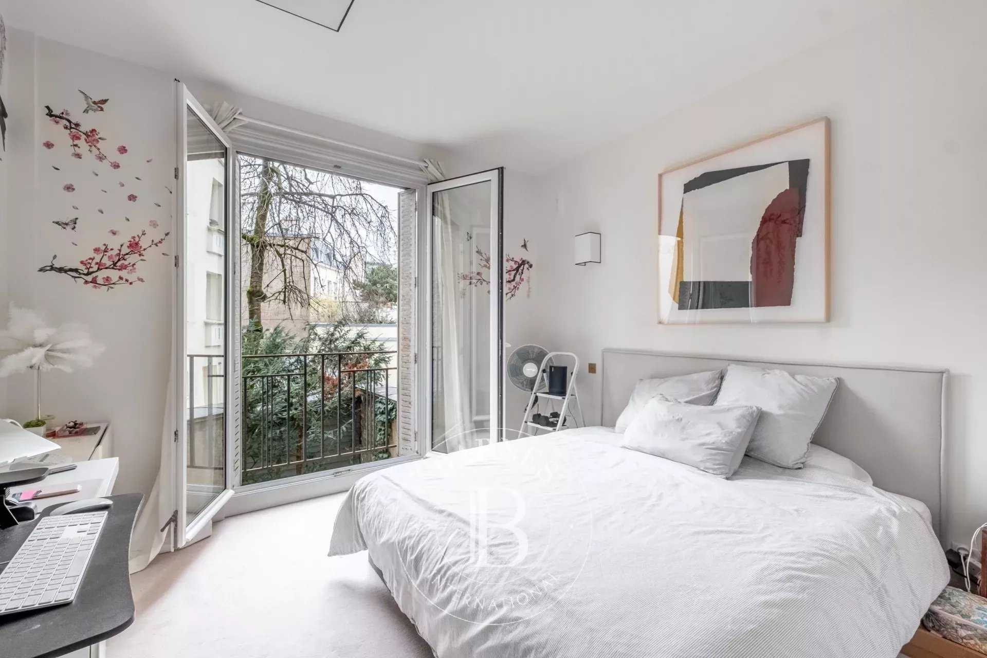 Paris  - Apartment 5 Bedrooms