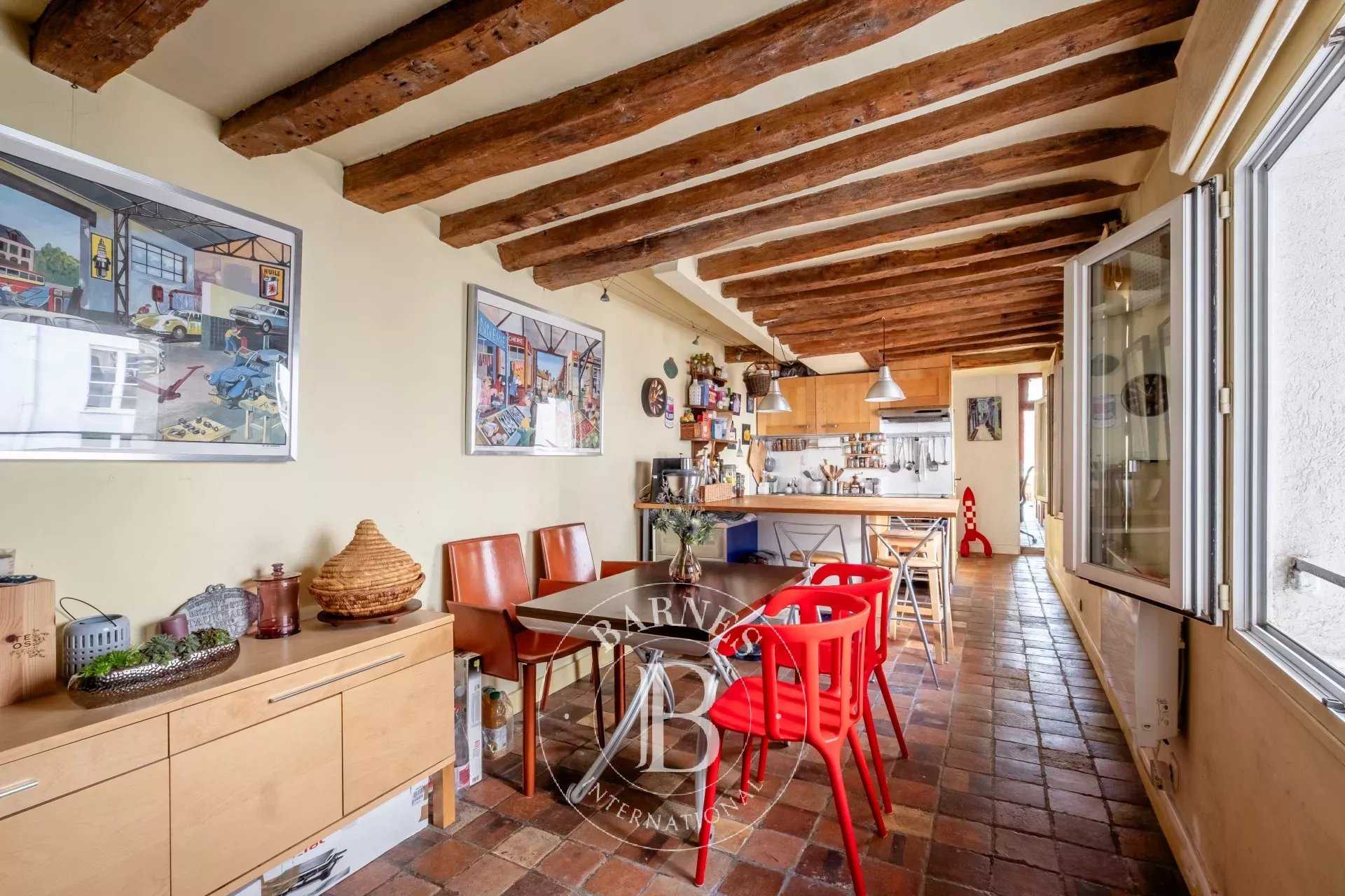 Paris  - Appartement 4 Pi&egrave;ces 2 Chambres