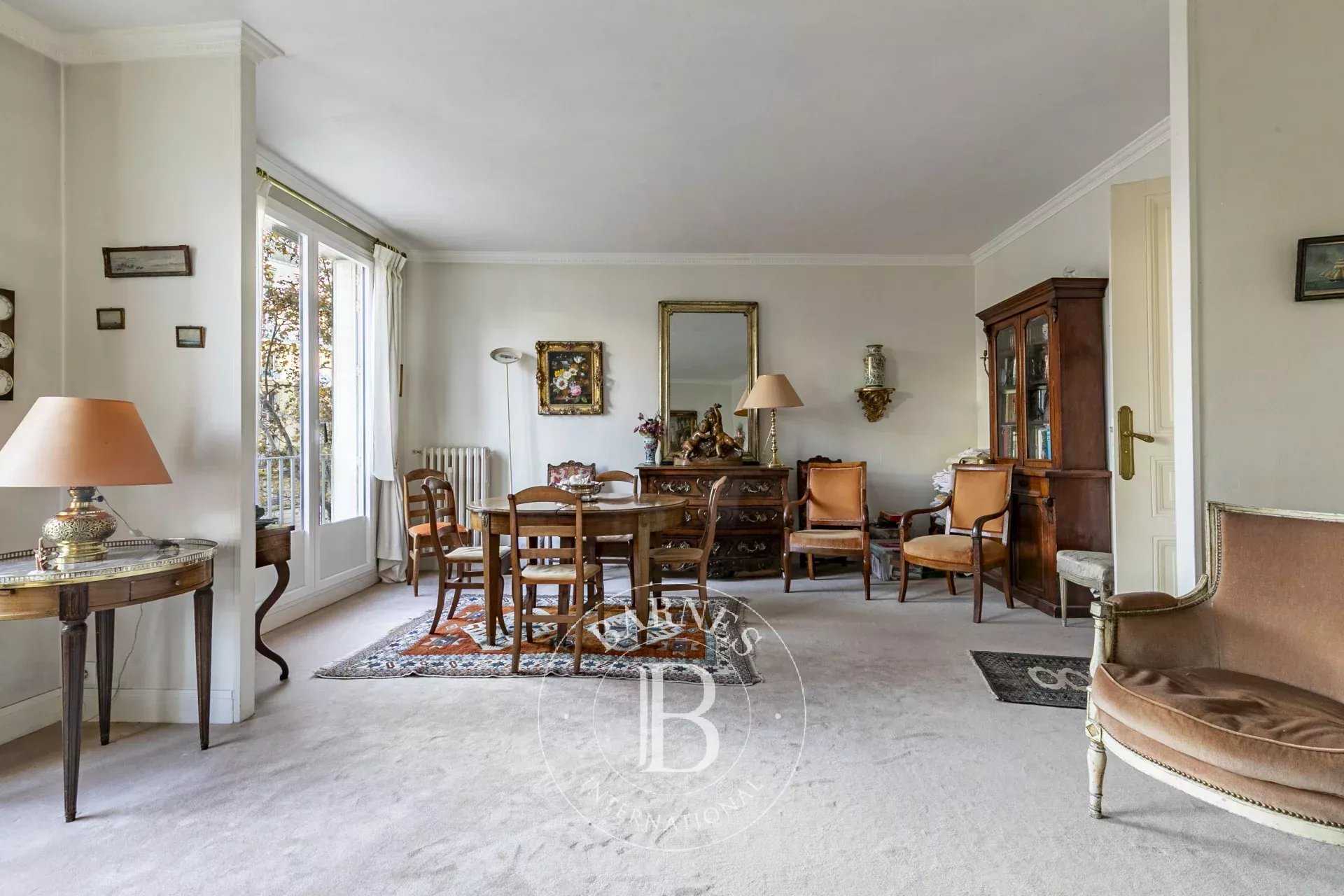 Paris  - Apartment 4 Bedrooms