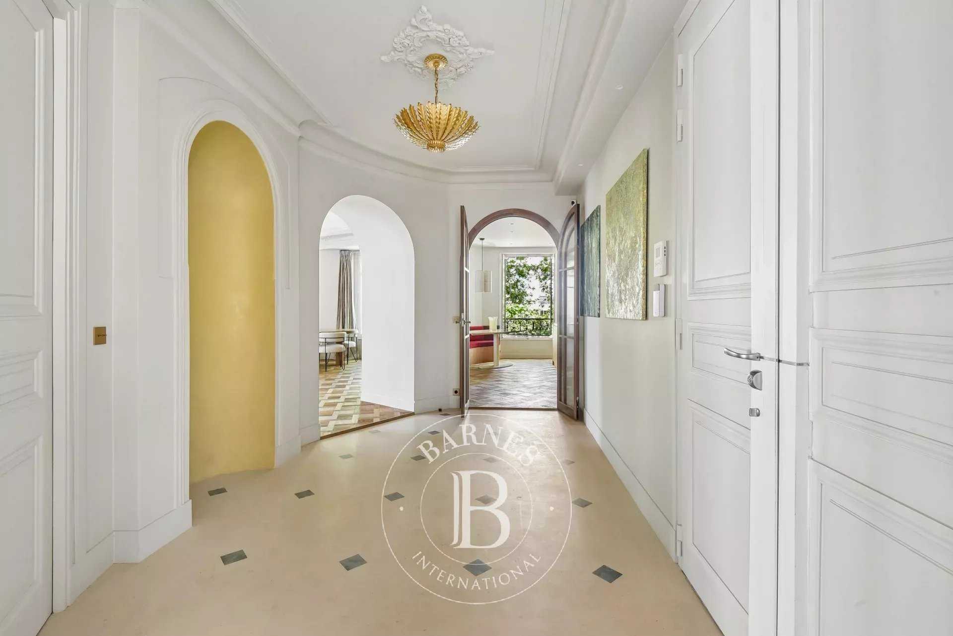 Paris  - Apartment 2 Bedrooms