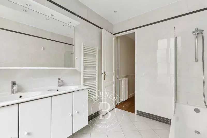 Paris  - Apartment 2 Bedrooms