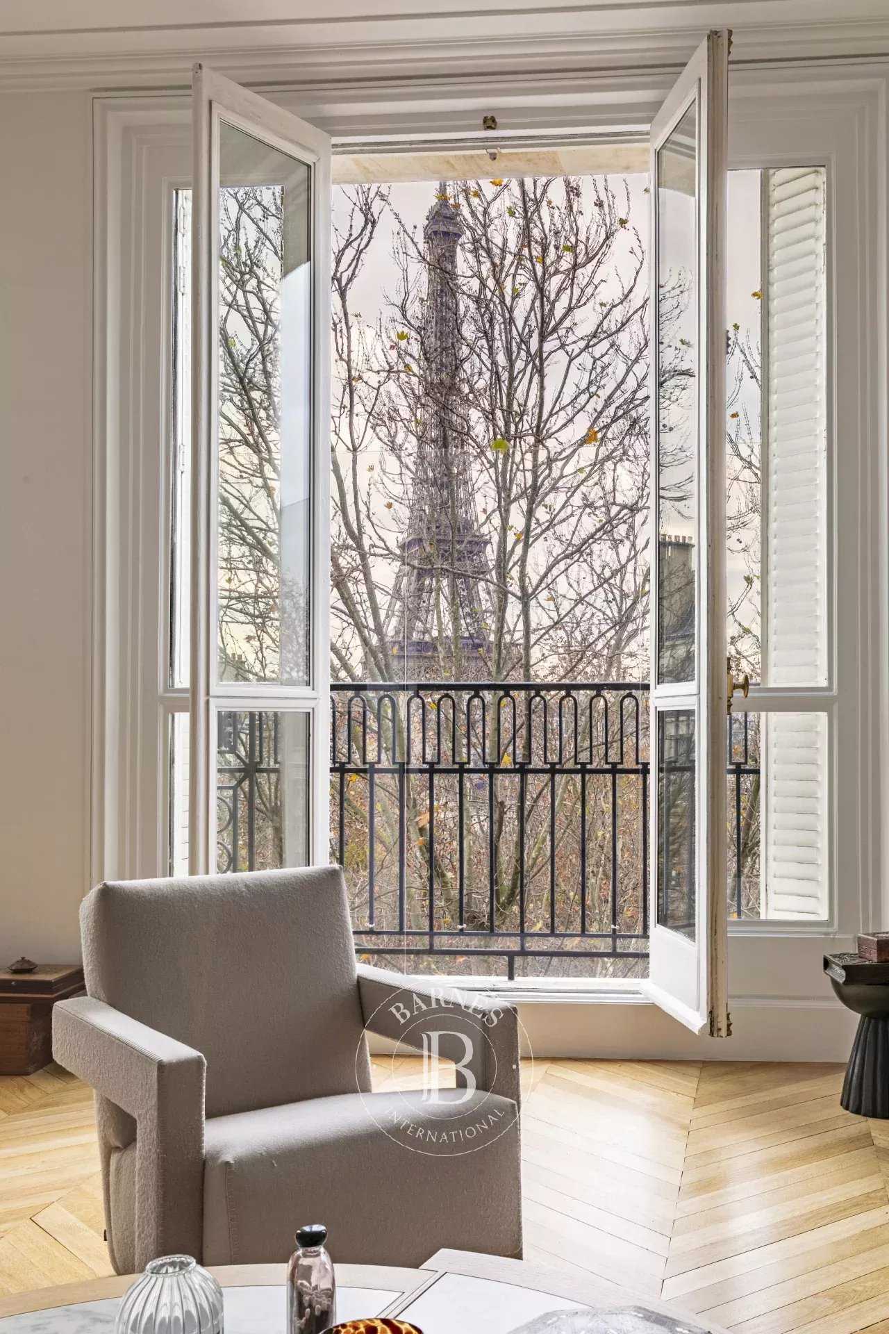 Paris  - Appartement 5 Pi&egrave;ces 3 Chambres